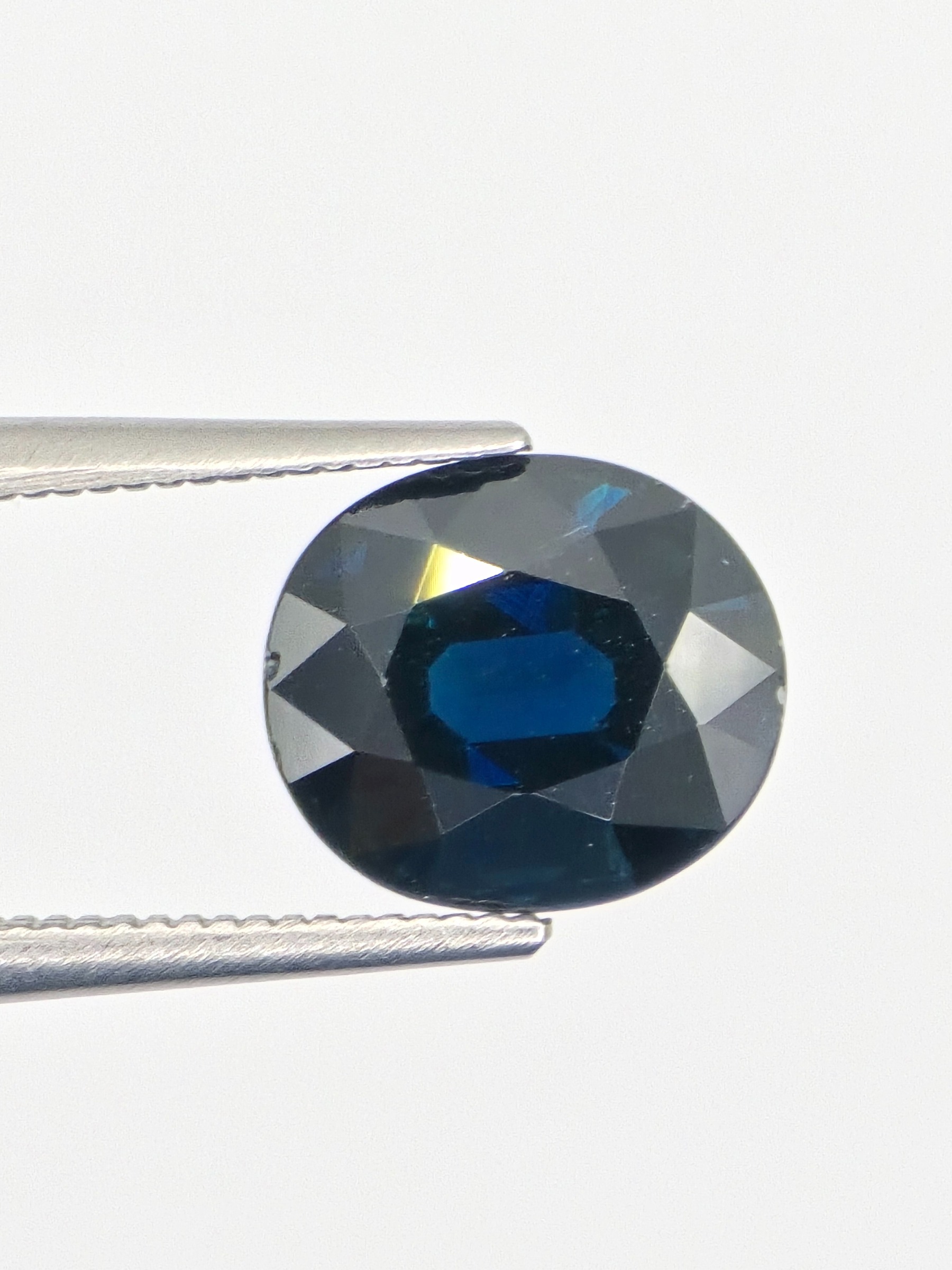 3.94CT GIA DARK BLUE SAPPHIRE OVAL 9.91 x 8.68 x 5.19mm