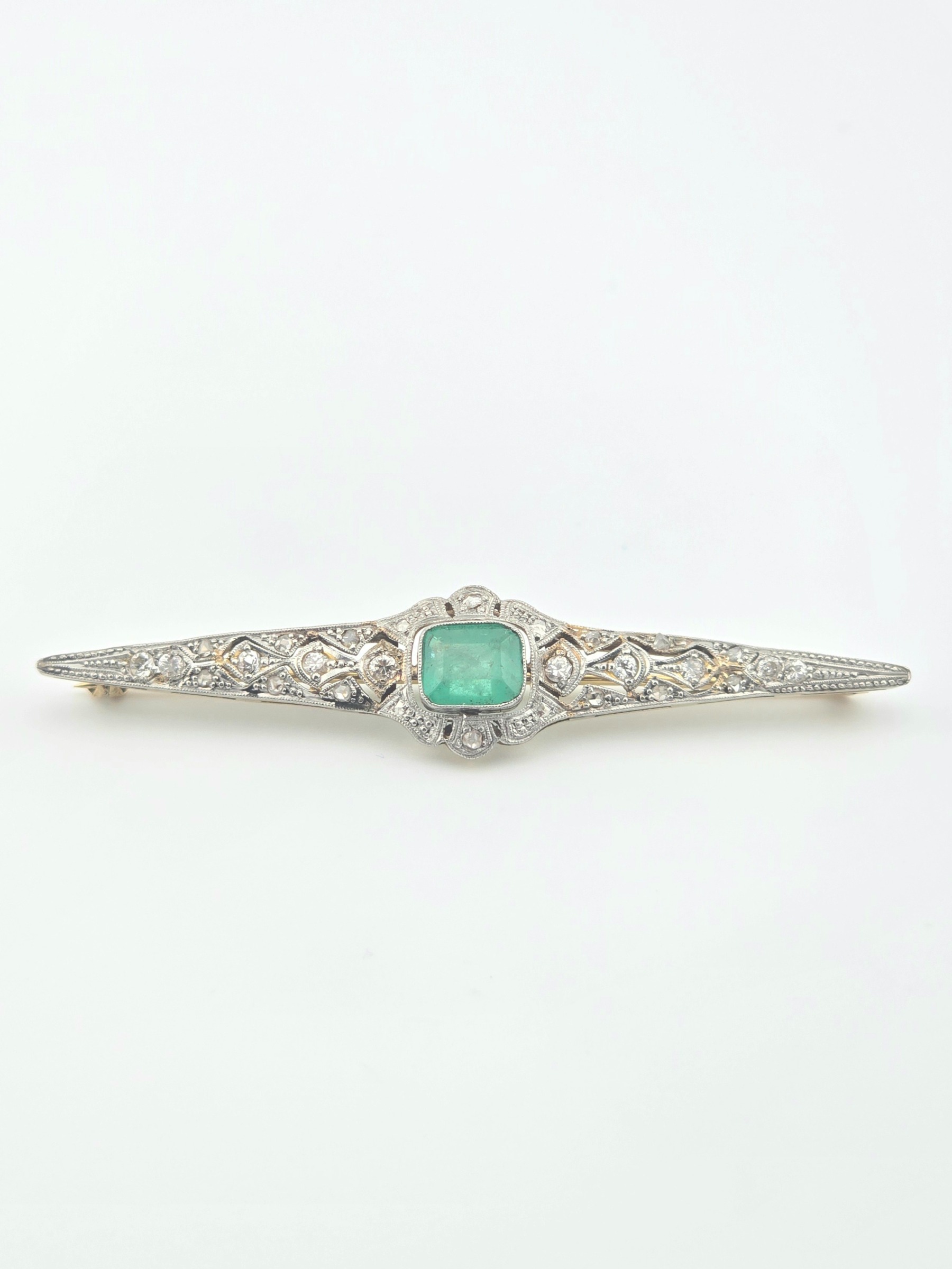 VINTAGE 10KYW 2 TONE DIAMOND ~0.30CTW ~I-J ~SI EMERALD ~1.5CT PIN