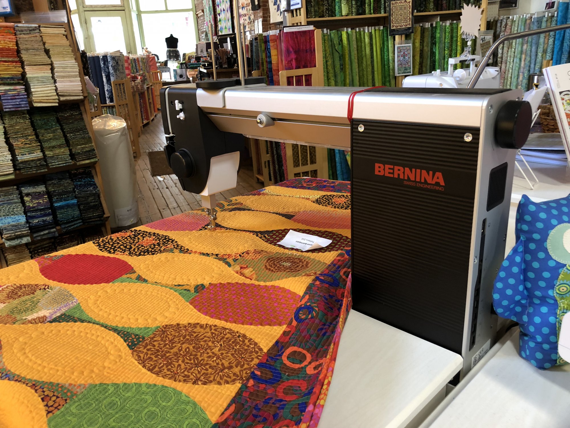 BERNINA Dealer Bloomington & Springfield, IL Peace & Applique Quilt