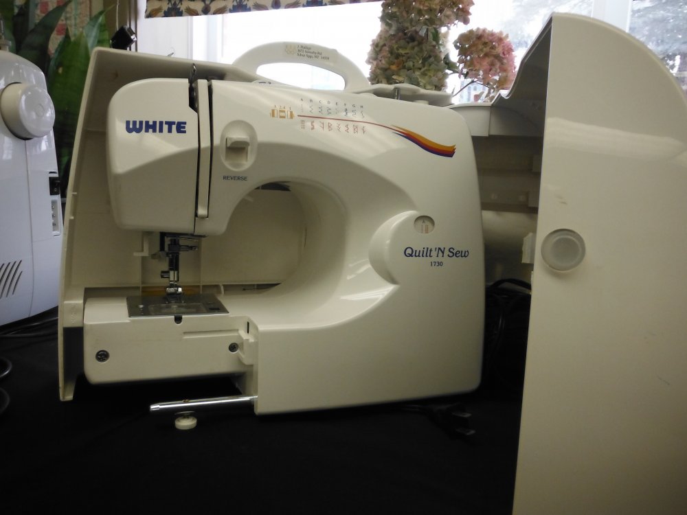 White 40 Quilt N Sew Trade In Cool White Sewing Machine Model 622 White 40 Quilt N Sew Trade In Cool White Sewing Machine Model 622