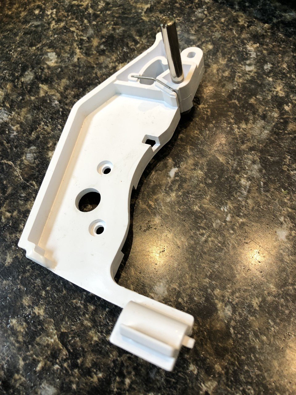 Bin 8 / Baby Lock / Thread Guide/Check Spring