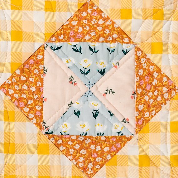 Pink A Daisy Quilt Pattern by Verna Mosquera of The Vintage Spool