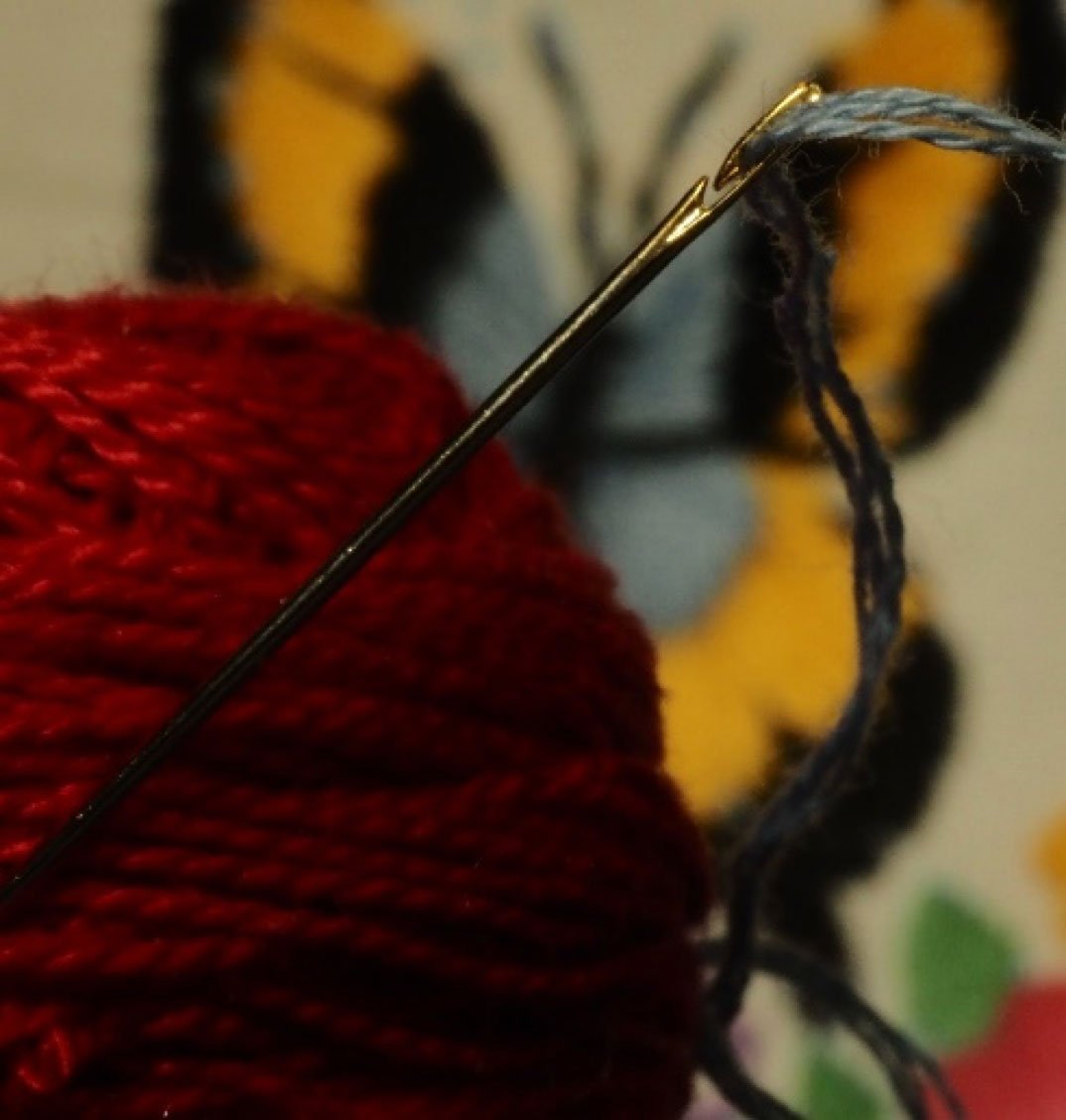 The Needle Lady's Side Threading Needles