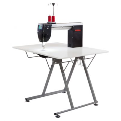 q20 with folding table