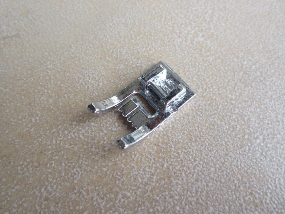 Viking 7 Groove Pin Tuck Foot