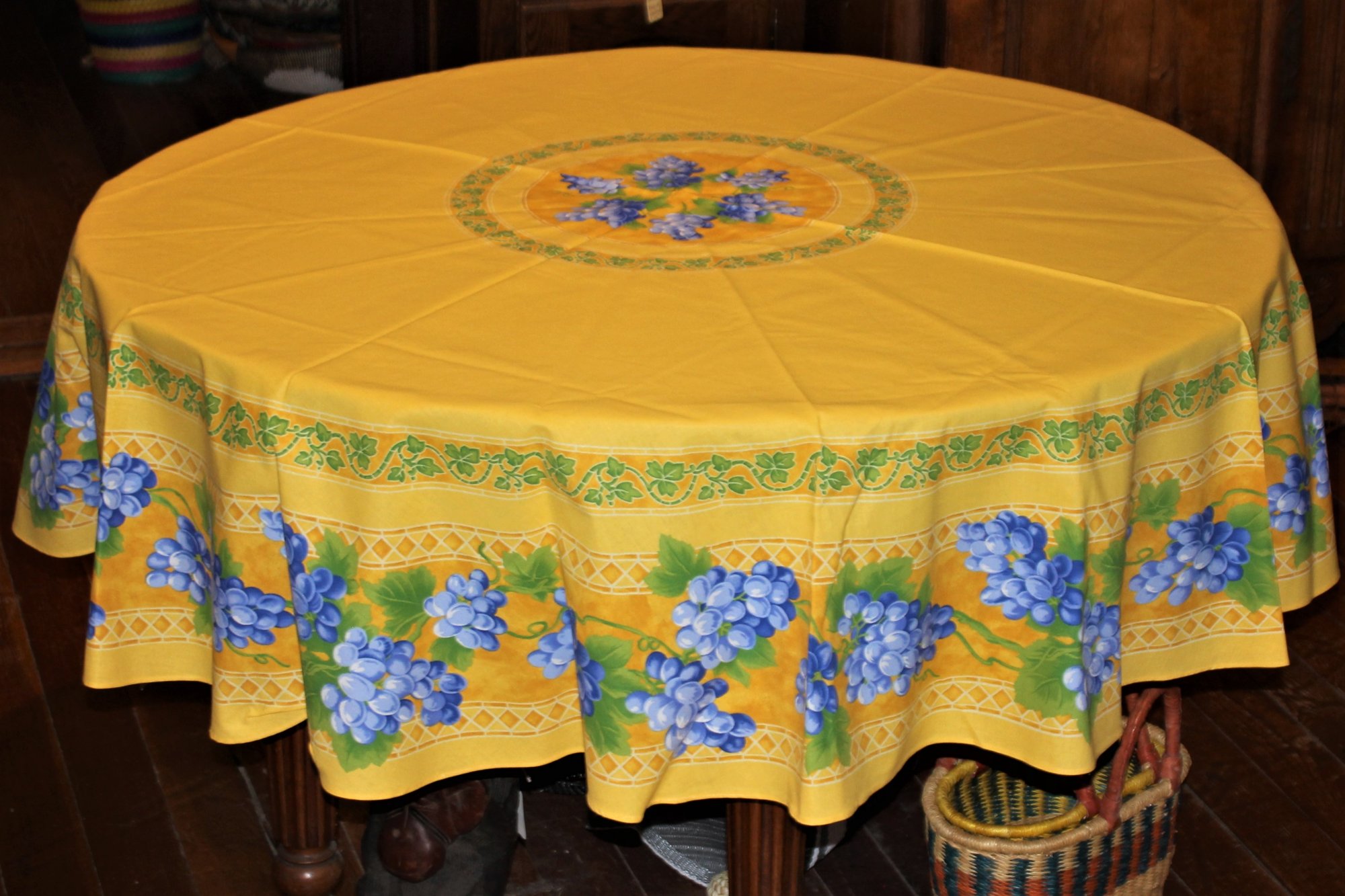 70 French Cotton Round Tablecloth Grapes Yellow 