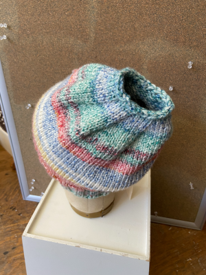 Messy Bun Hat in 220 SW Aran Splatter