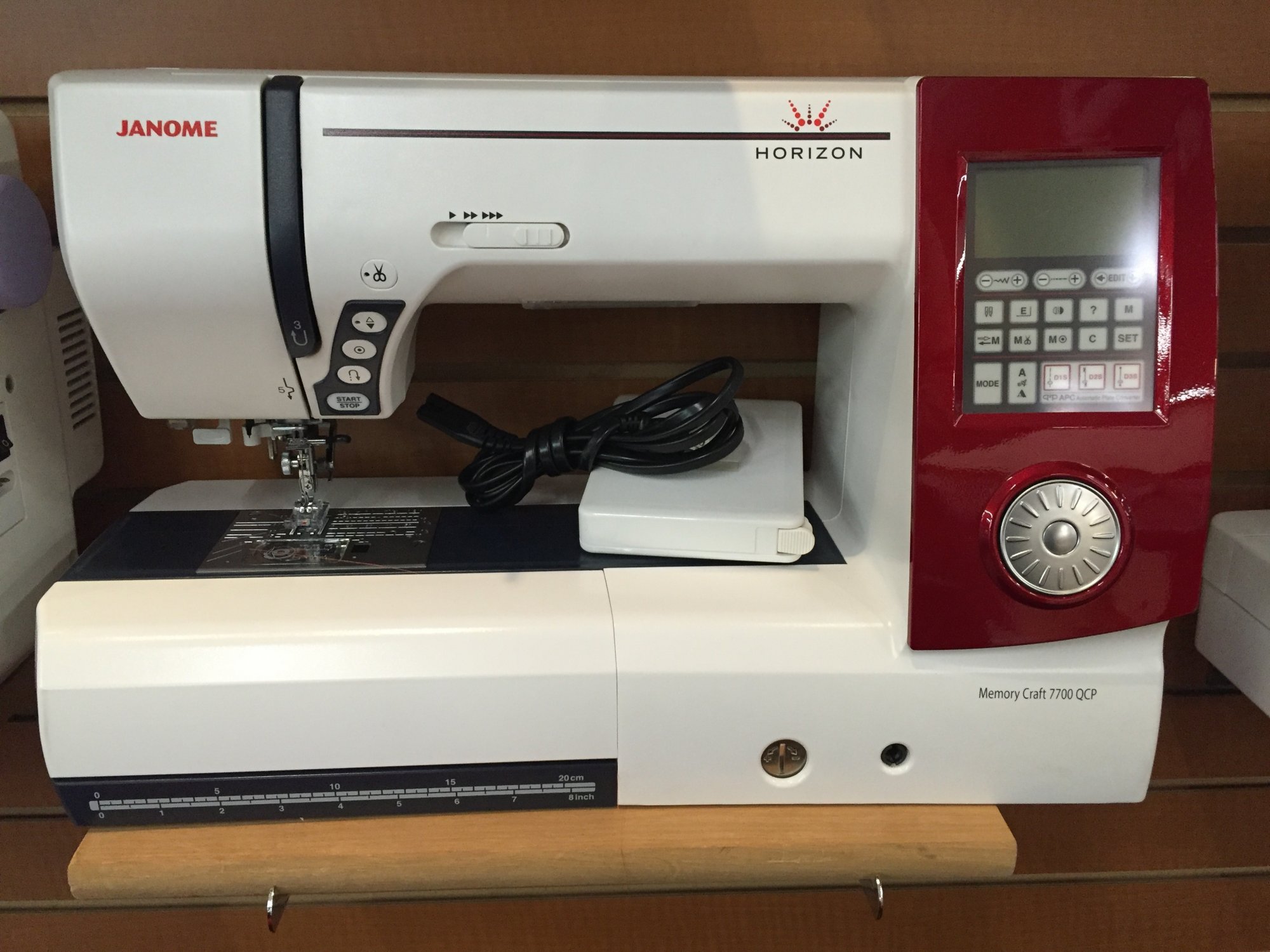 Janome MC7700 QCP