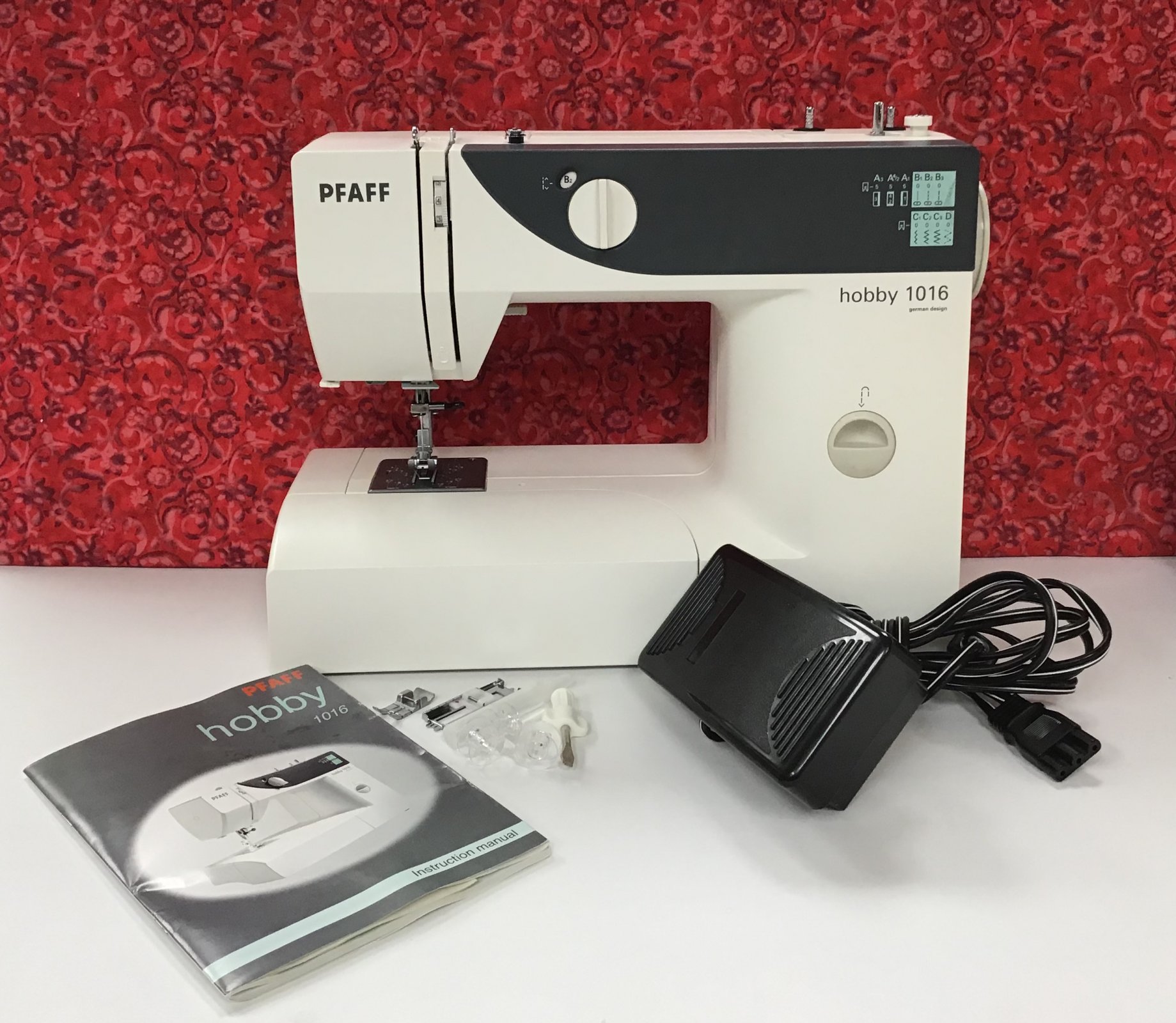 Pfaff Hobby 1016 ** 100