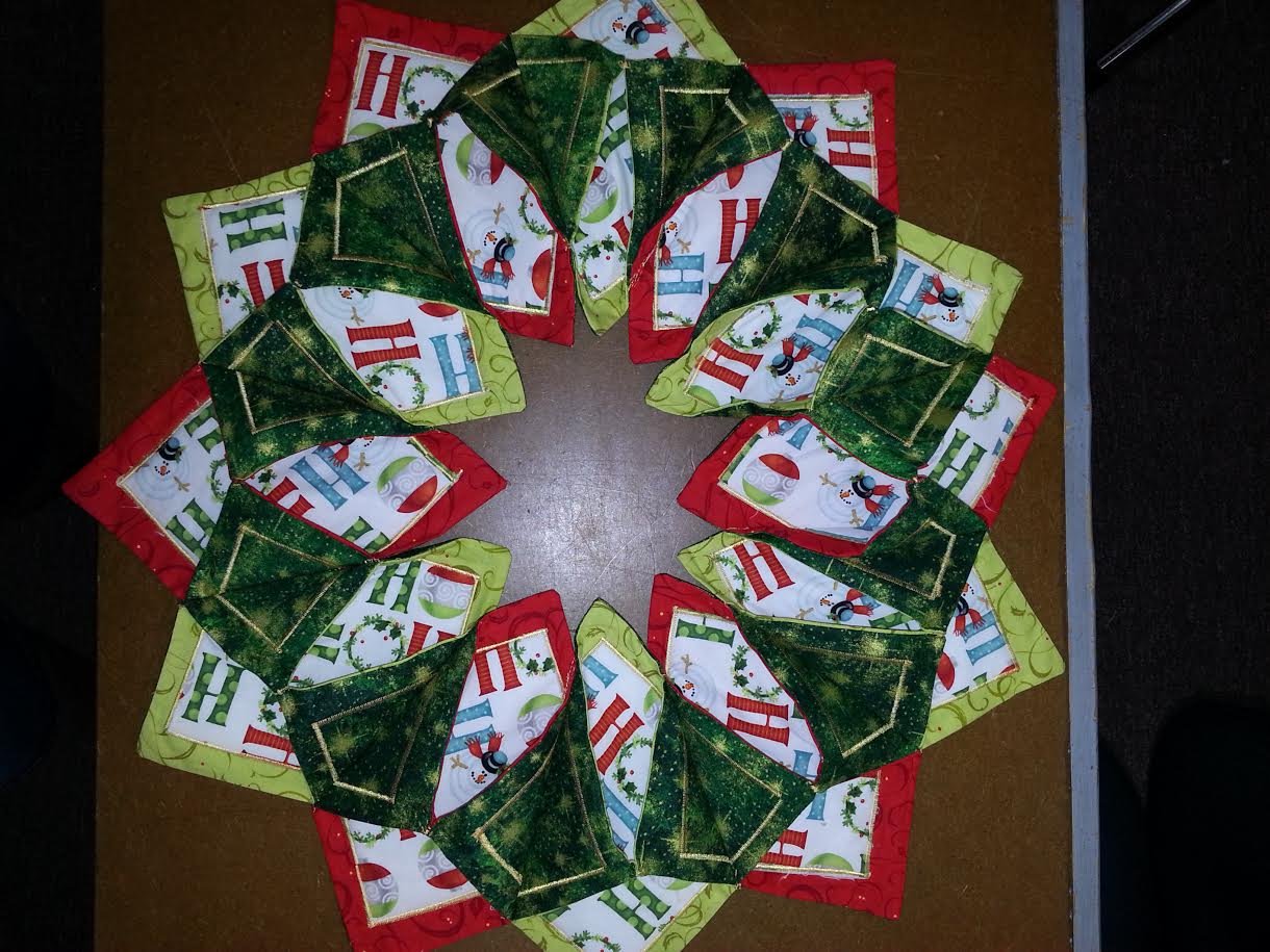 Fold N Stitch Wreath