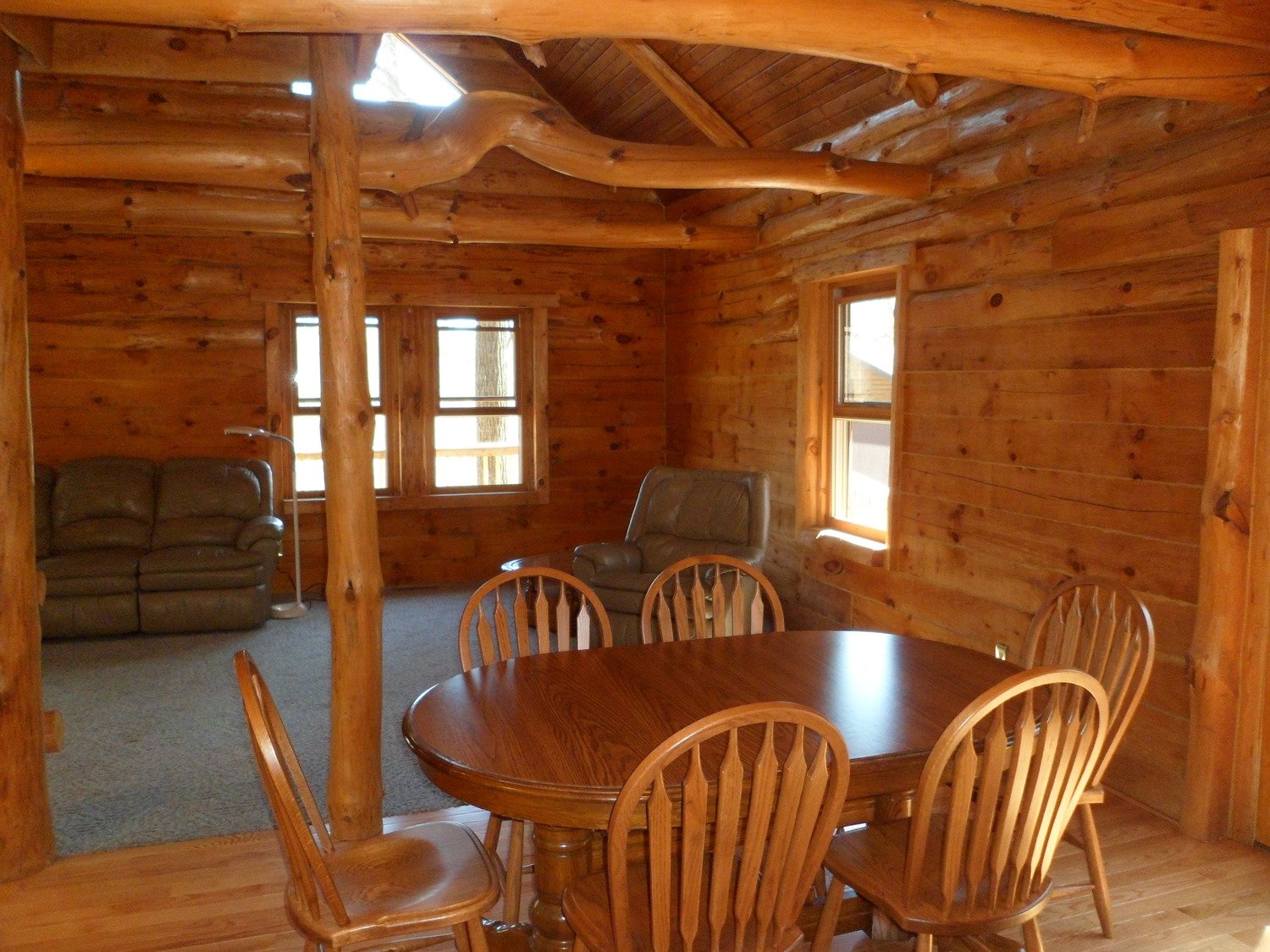 Log Cabin Retreat for Six