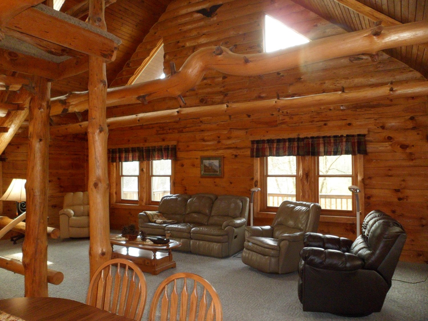 Log Cabin Retreat for Six