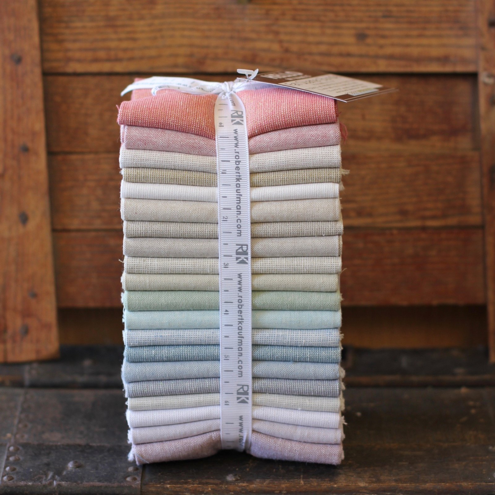 Robert Kaufman Yarn Dyed Essex Linen 20 pc. Fat Quarter Bundle (Light