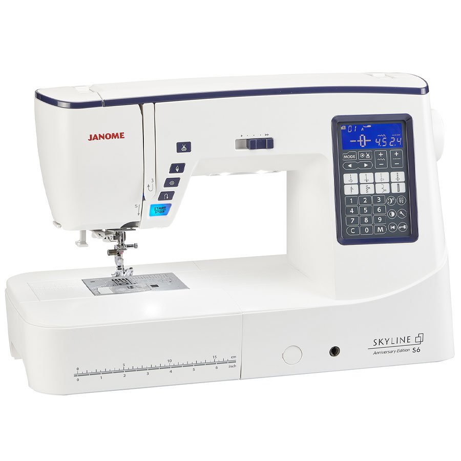 sewingさん専用 Singer Futura Model 900 Sewing Machine With Pedal, Case