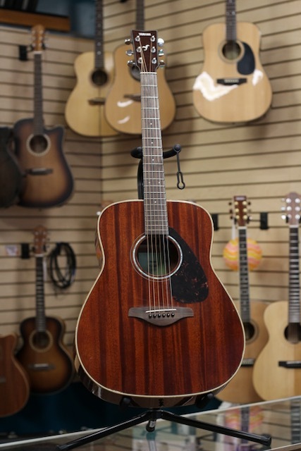 Preowned Yamaha FG850 All-Mahogany Dreadnought Acoustic Guitar