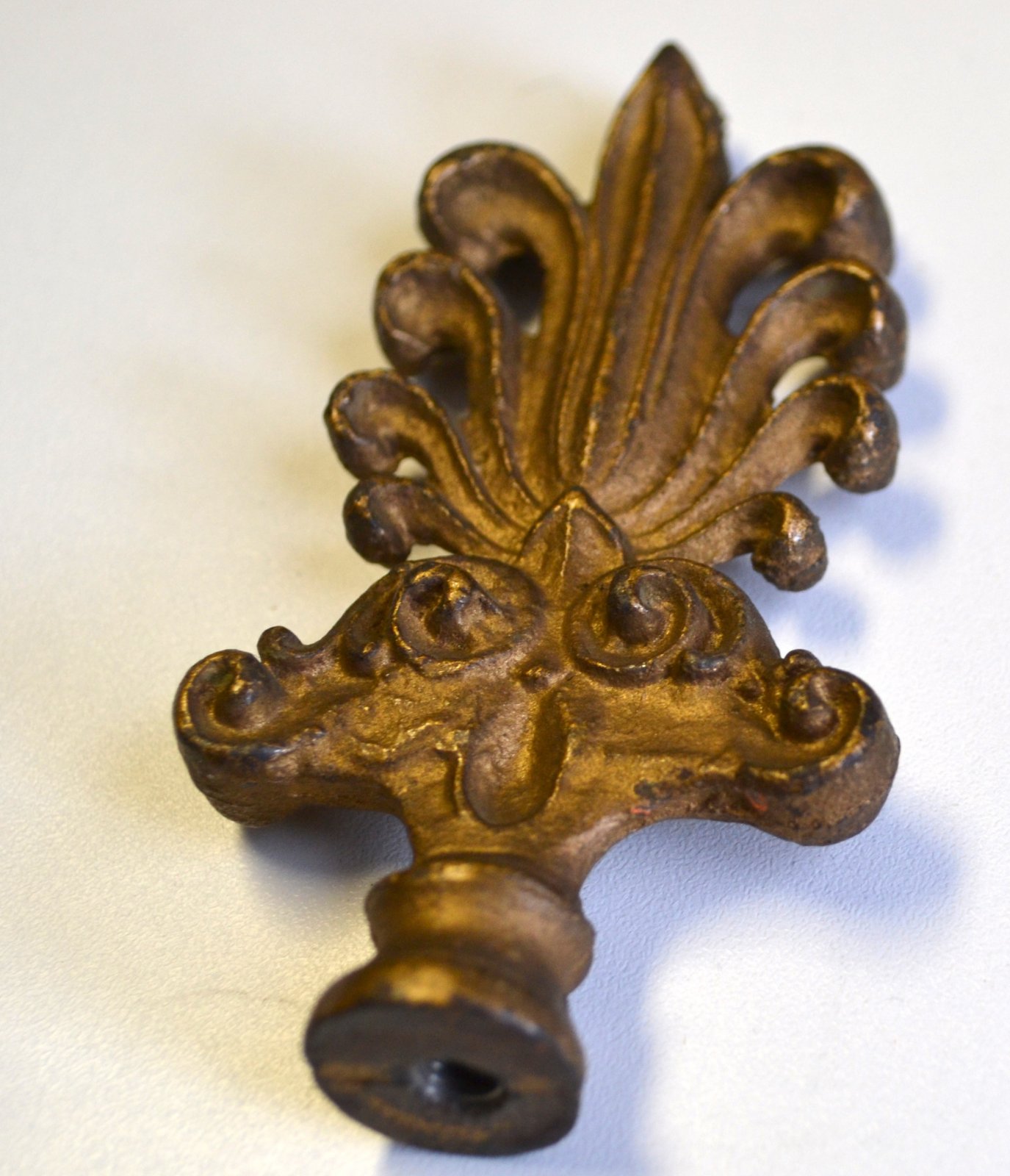 Continental Brass Fleur De Lis Lamp Finial