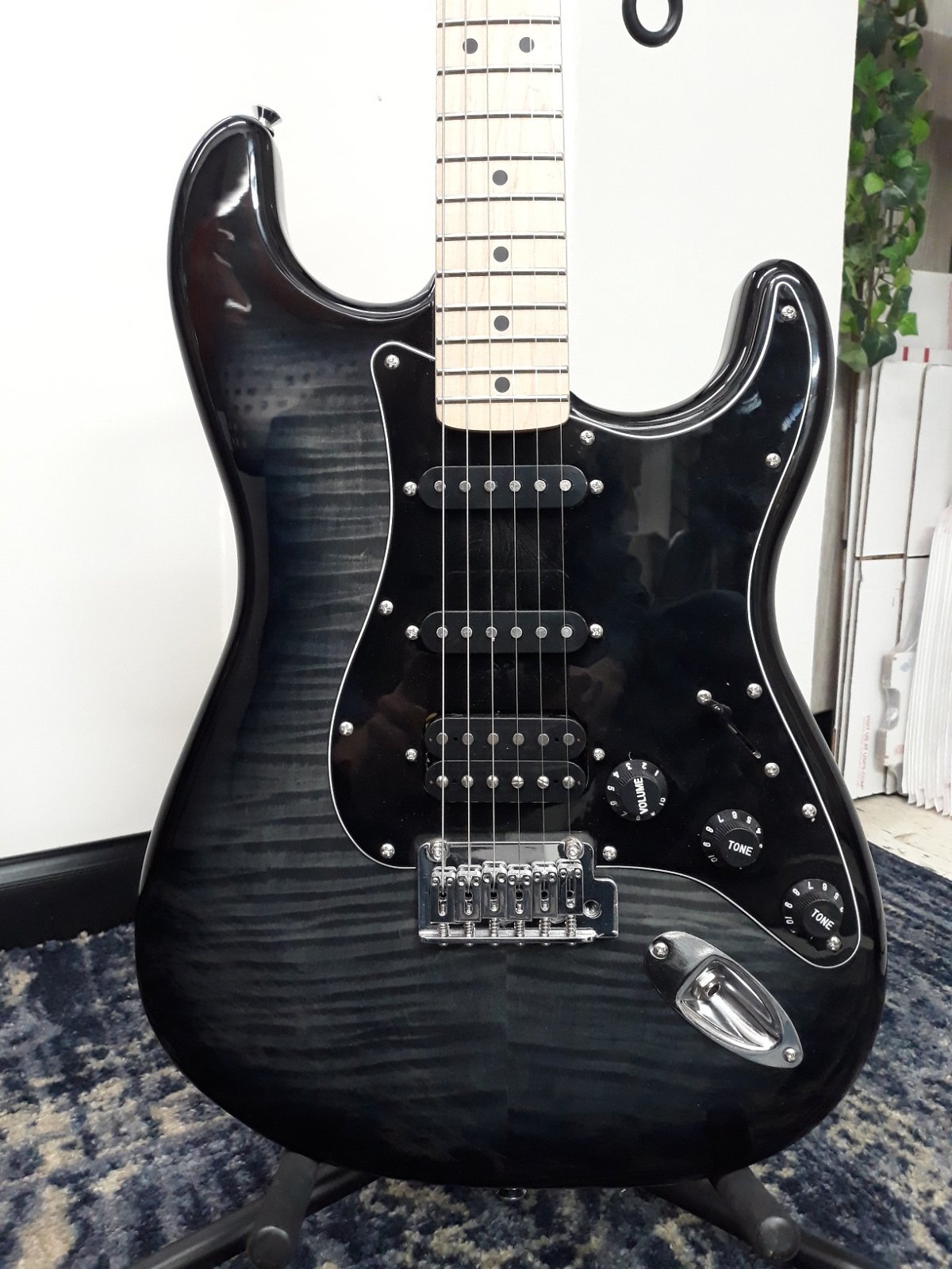 『極美品』SQUIER BY FENDER affinity STRAT Amazon.com: Squier Affinity Series Stratocaster Electric