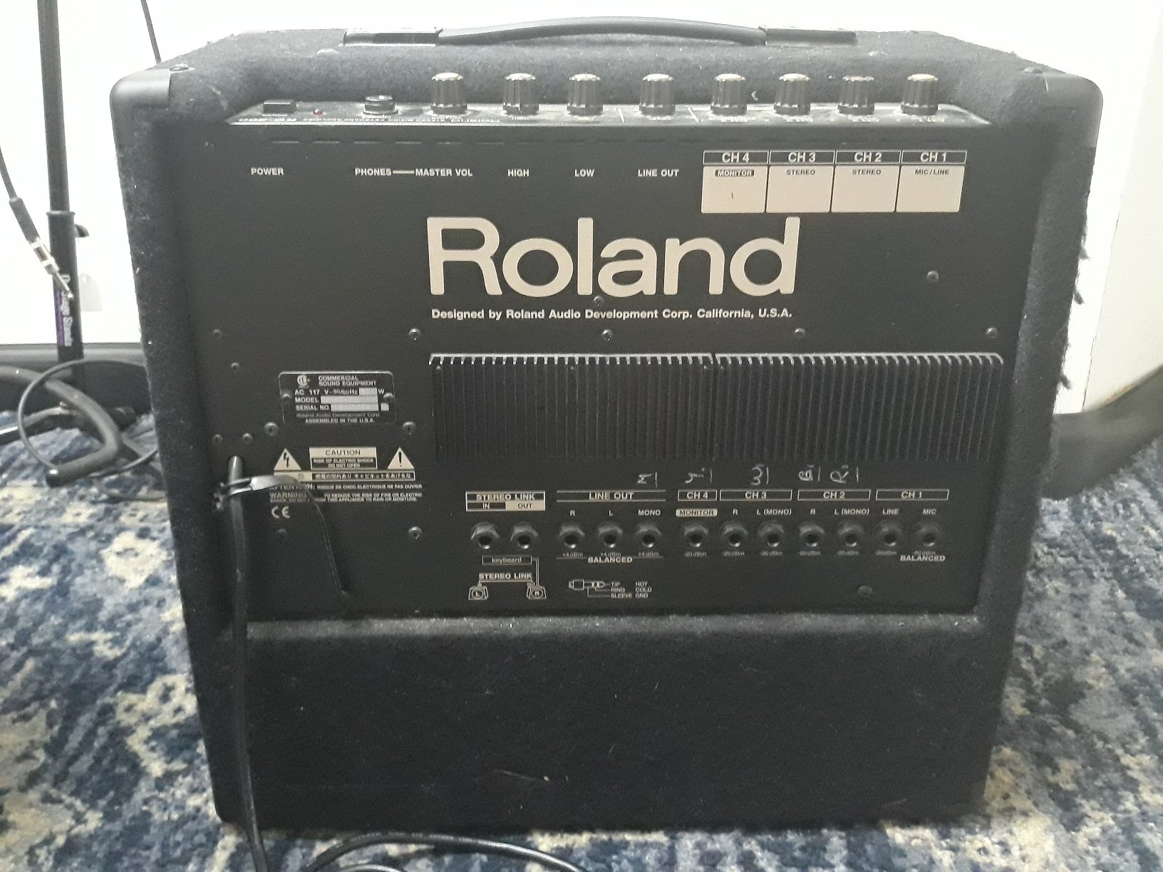 Roland KC-300 Keyboard Amp - Consignment