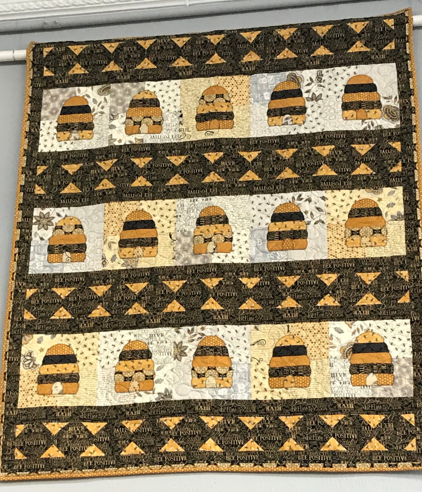 ***Being rescheduled** Beehive Class Bee Quilt Lucky Charm Quilt