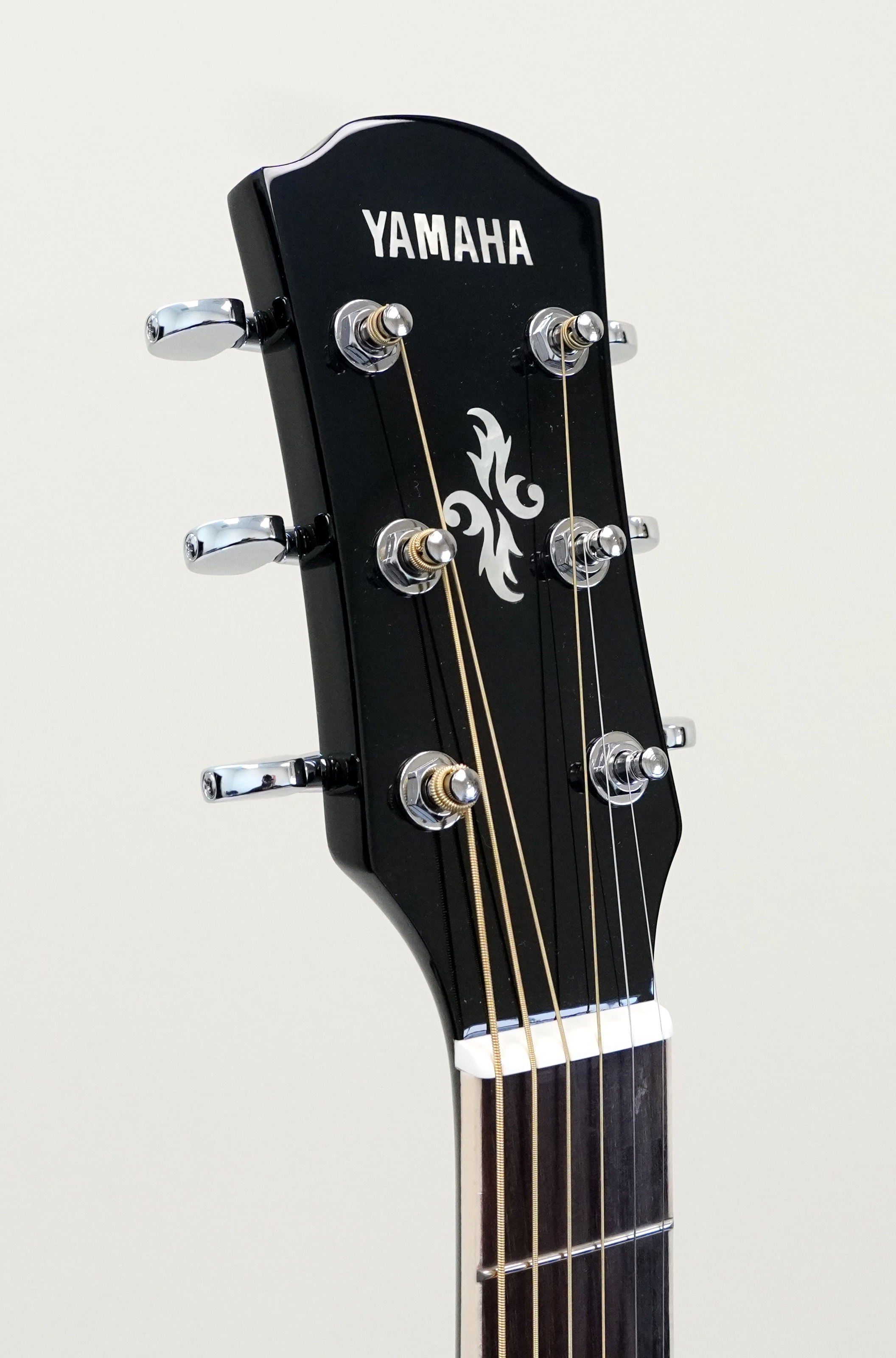 Yamaha APX600 Acoustic/Electric Guitar Black - 4966374163641
