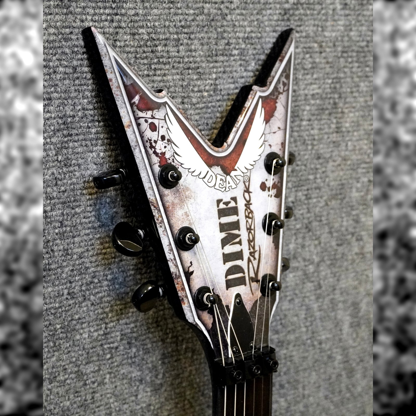 Dean Dimebag RZR-RUST Razorback Rust with Hard Case