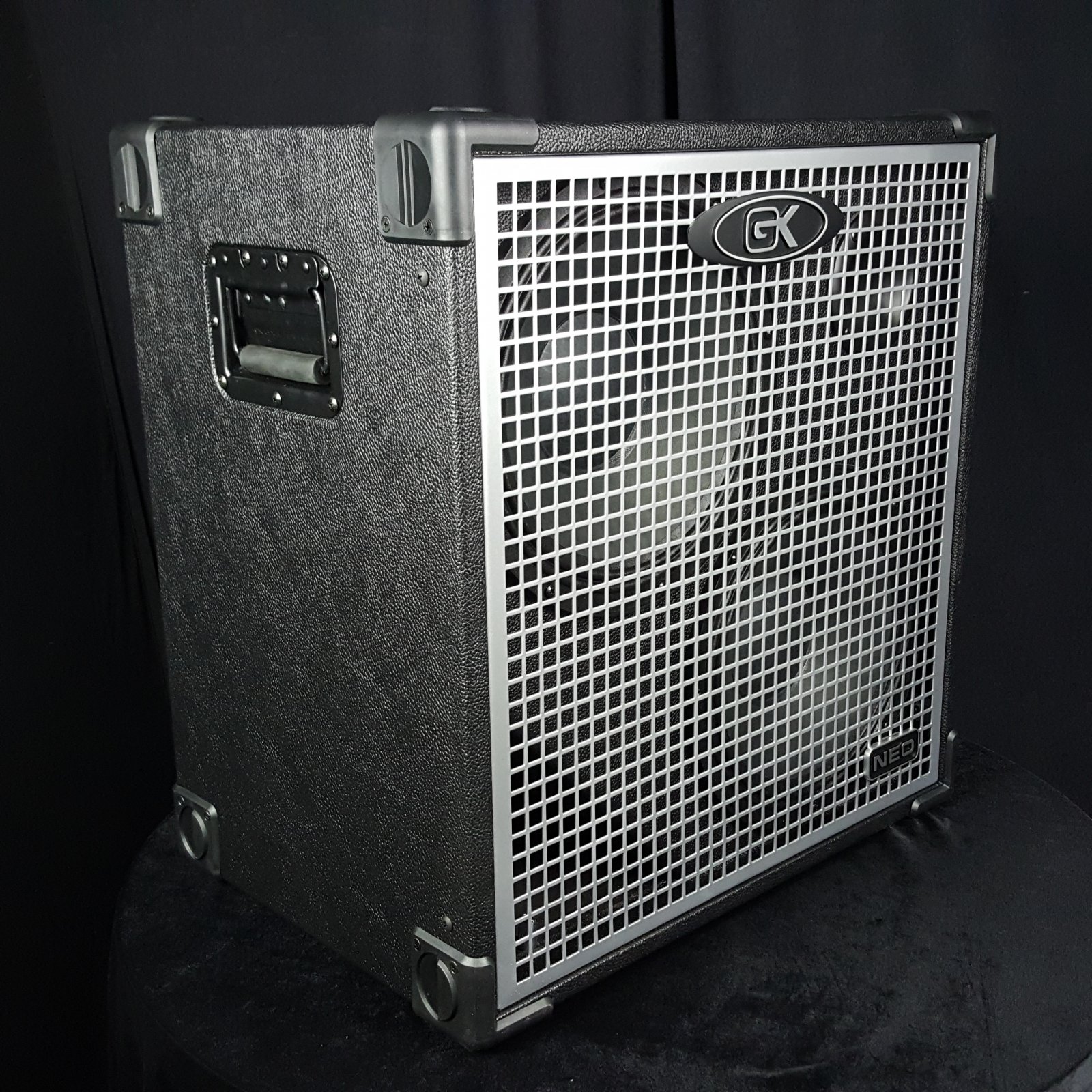 2 bass cabinet