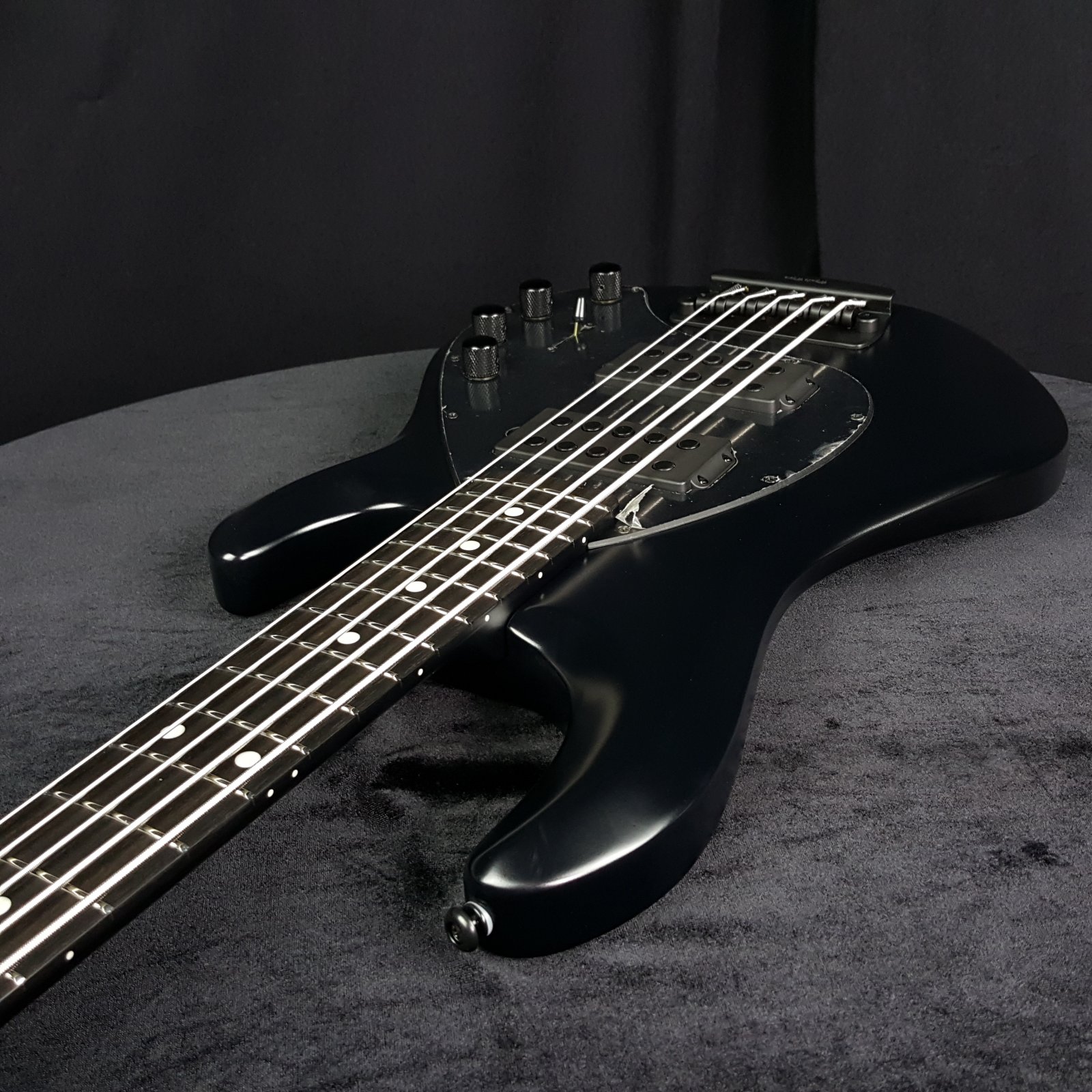 Music Man Stingray 5 HH Stealth Black, Ebony, with Case