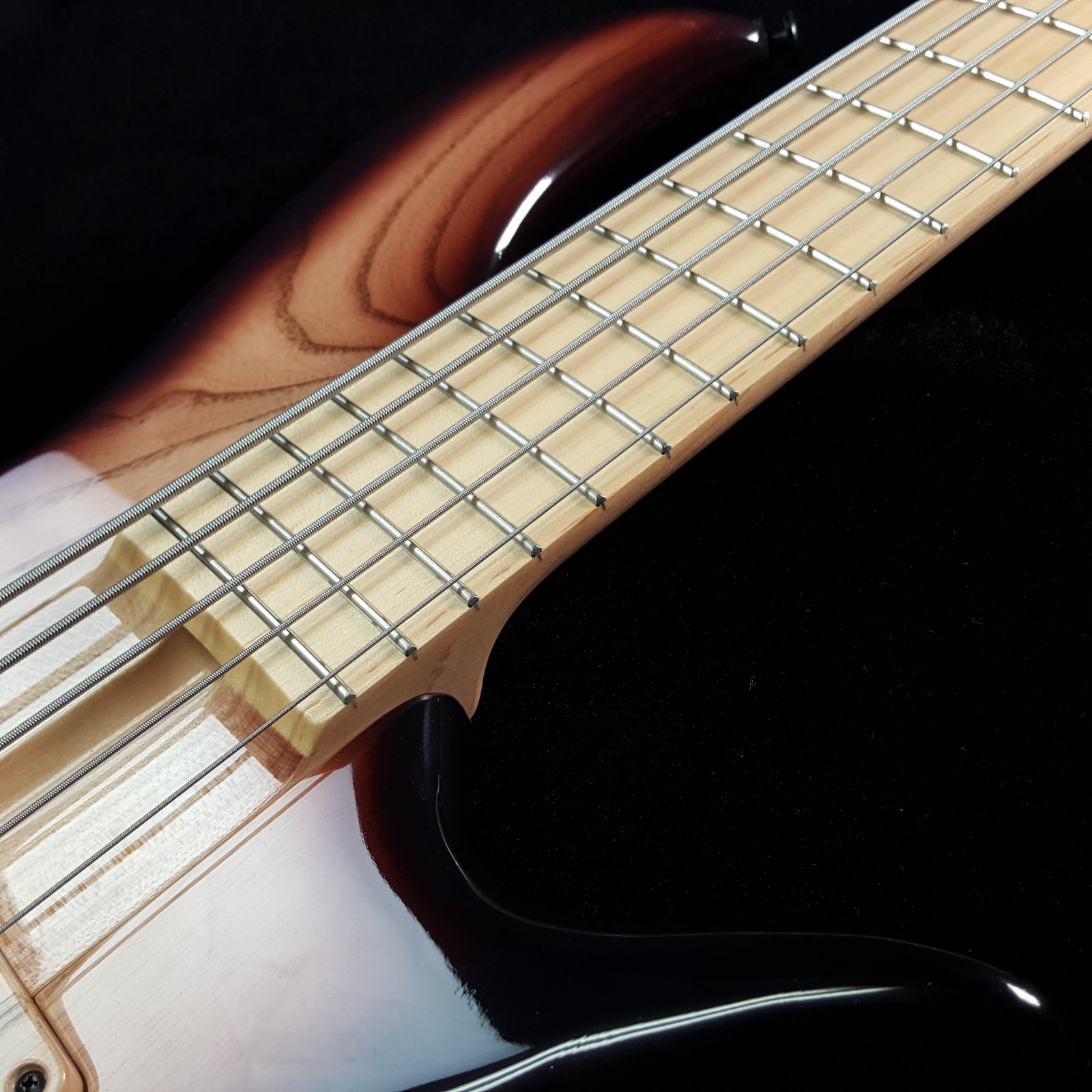 美品 F-bass BN5 Brown Burst 5弦ベース F Bass BN5 Brown Burst Fade