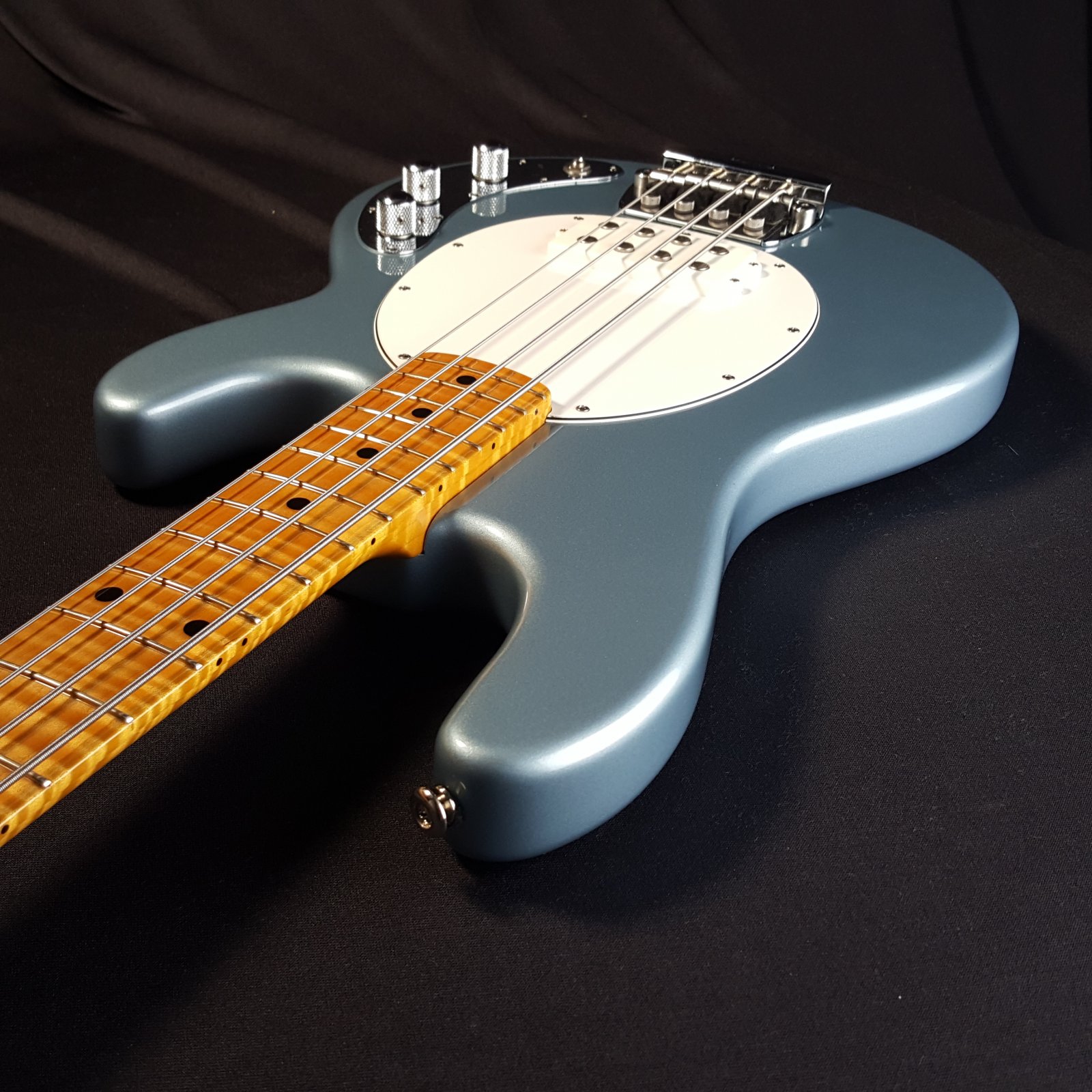 USED Music Man Stingray Classic 4 Flame Maple Neck w/OHSC 8.6 lbs