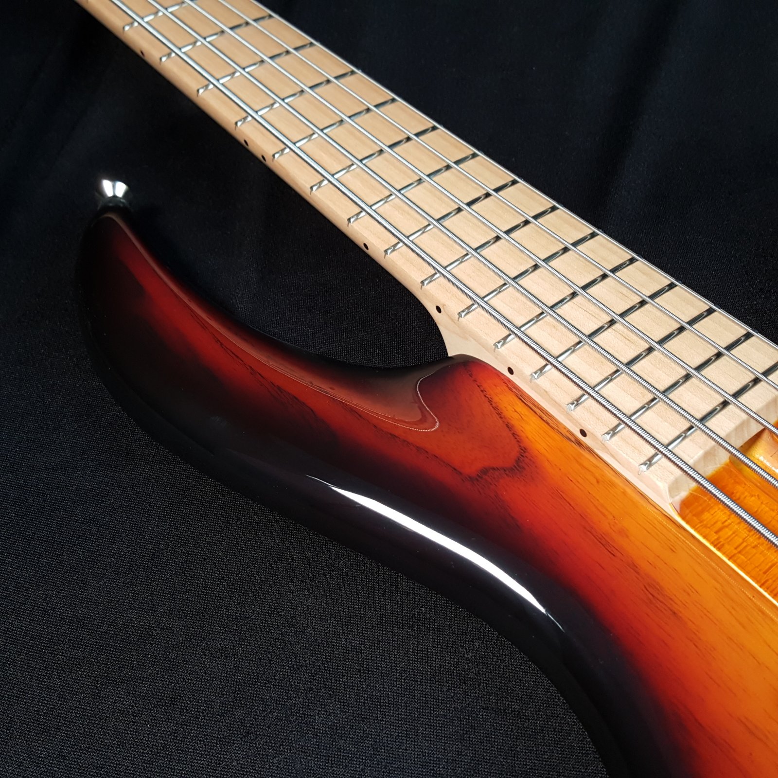 F-bass BN5 Brown Sunburst 18年製 F-Bass Bn5 Brownburst Made-To-Order Item Safe delivery from