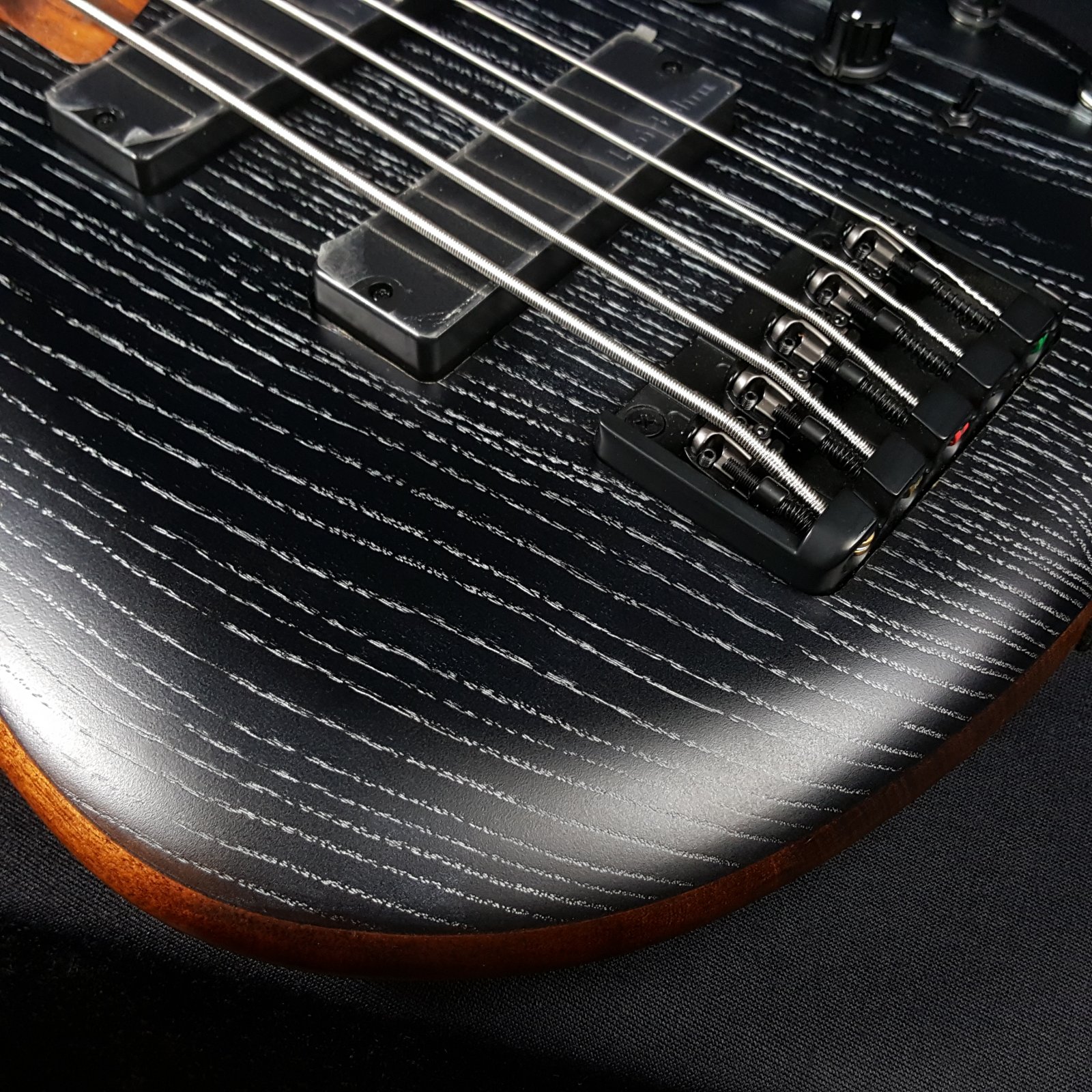 Ibanez SR675 5 String Electric Bass-Silver Wave Flat Black