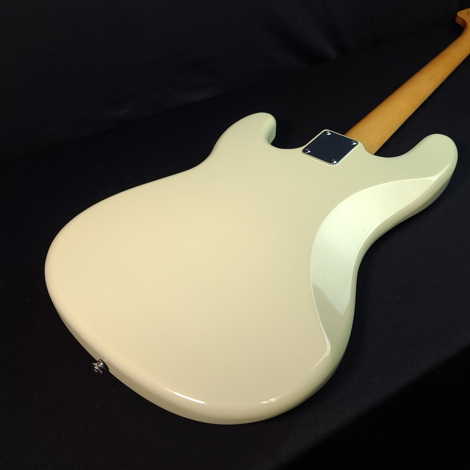 Vintage V4 VW Reissued 4 String Bass Vintage White