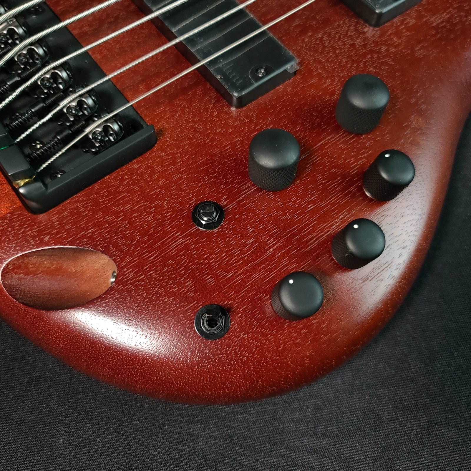 t*a様 Ibanez SR506 6弦ベース ダークレッド Ibanez SR506は酷評され過ぎないか？ | vitamin bass 