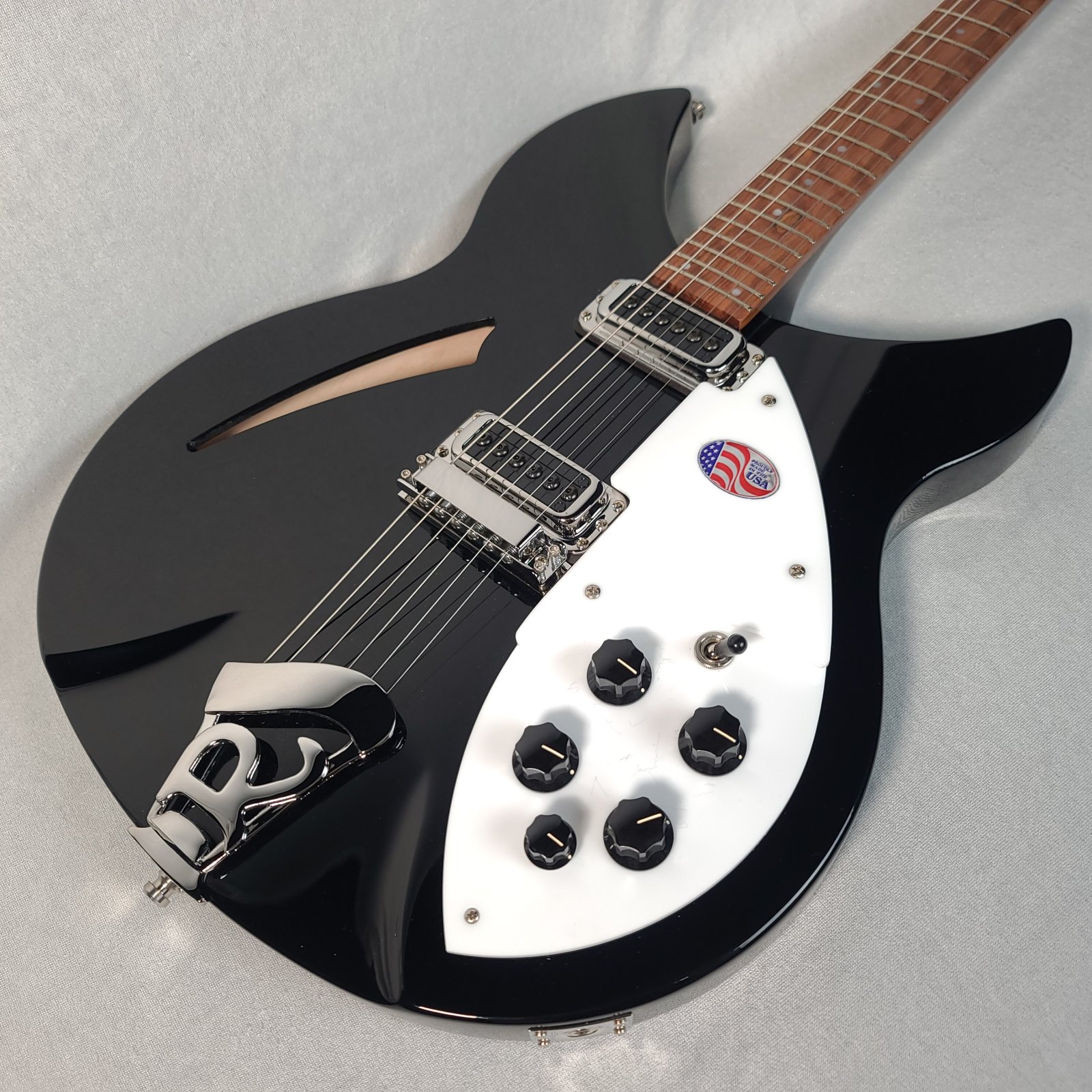 Rickenbacker 330 Jetglo 2022年製 NOS Rickenbacker 330 Jetglo 2022 | Cream City Music