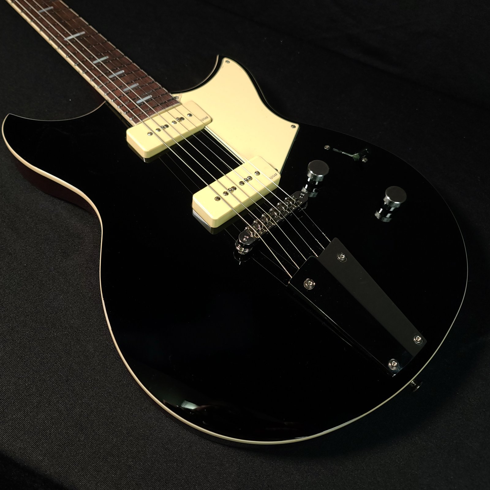 Yamaha RSS02T Black Revstar Standard Chambered P90 Pickups w/Gig