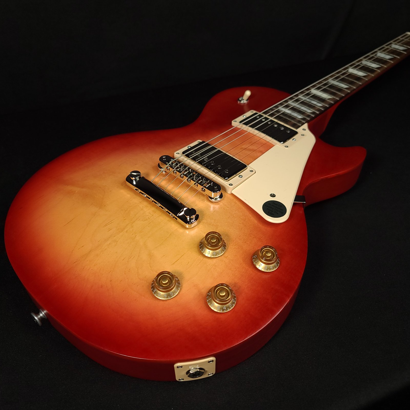 Gibson Les Paul Tribute サンバースト/ 純正ギグバッグ付 Gibson Les Paul Tribute サンバースト/ 純正ギグバッグ付