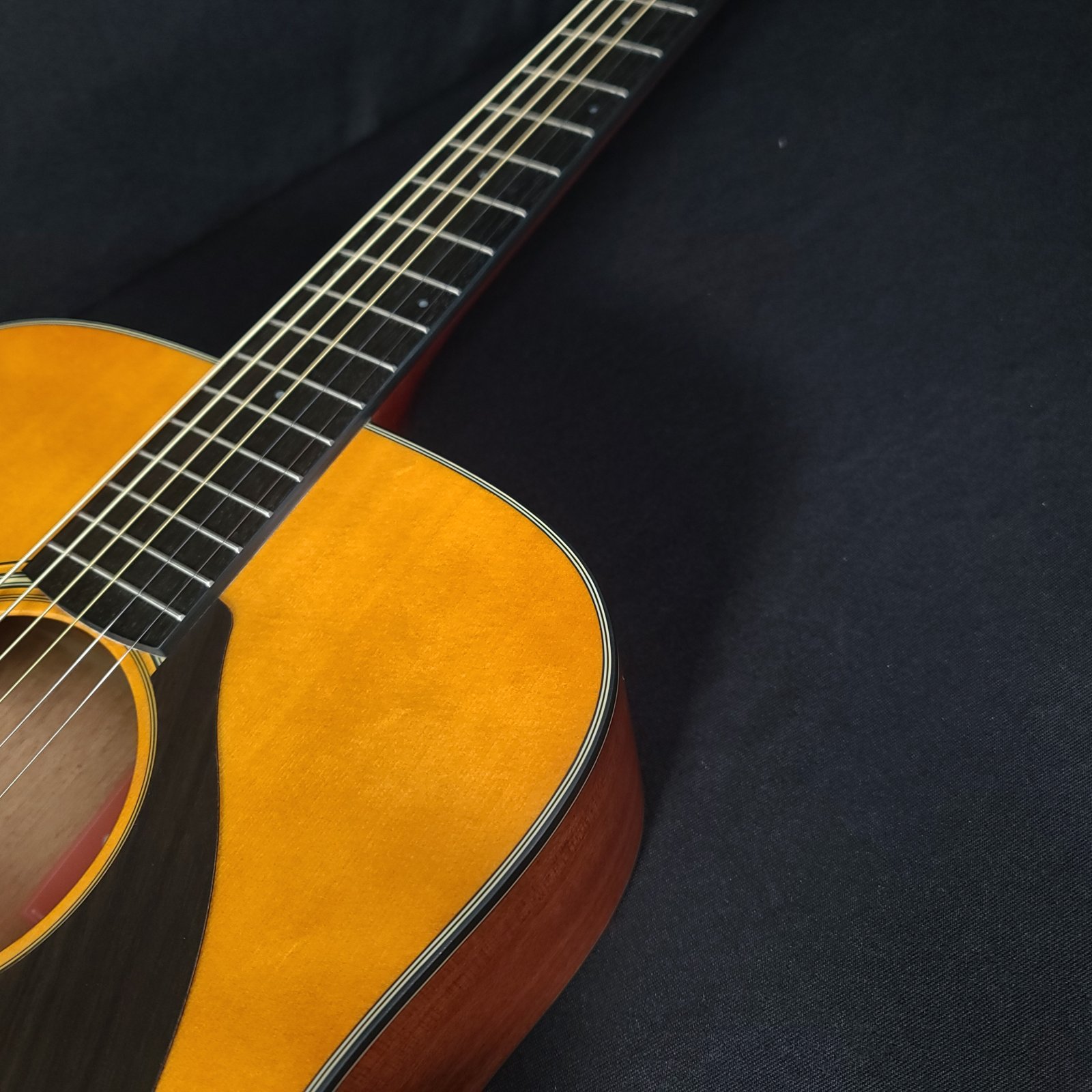 Yamaha FGX5 Red Label Electric Acoustic Guitar w/Hard Case