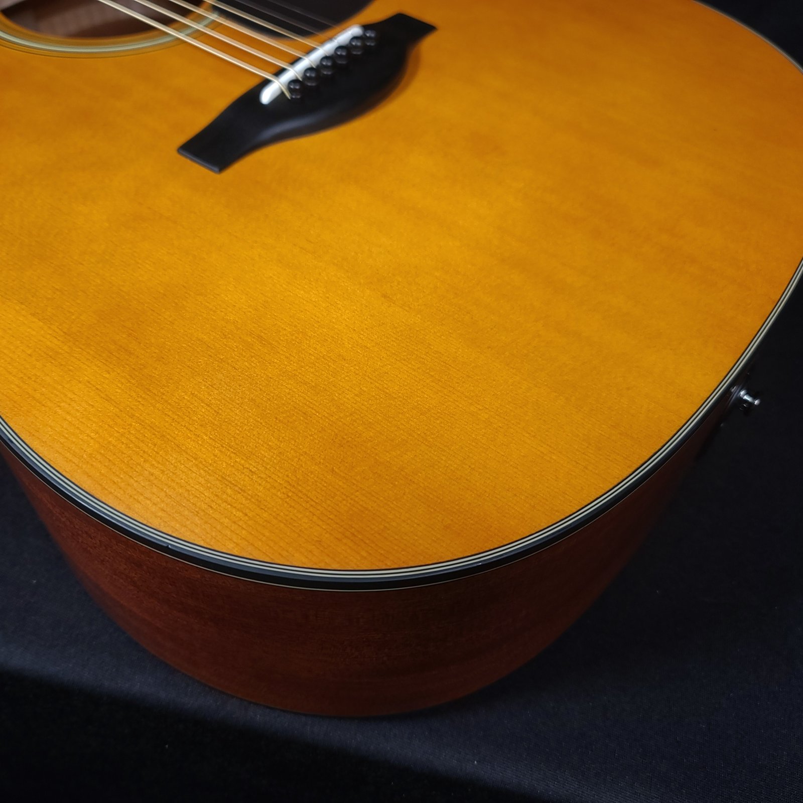 Yamaha FGX5 Red Label Electric Acoustic Guitar w/Hard Case