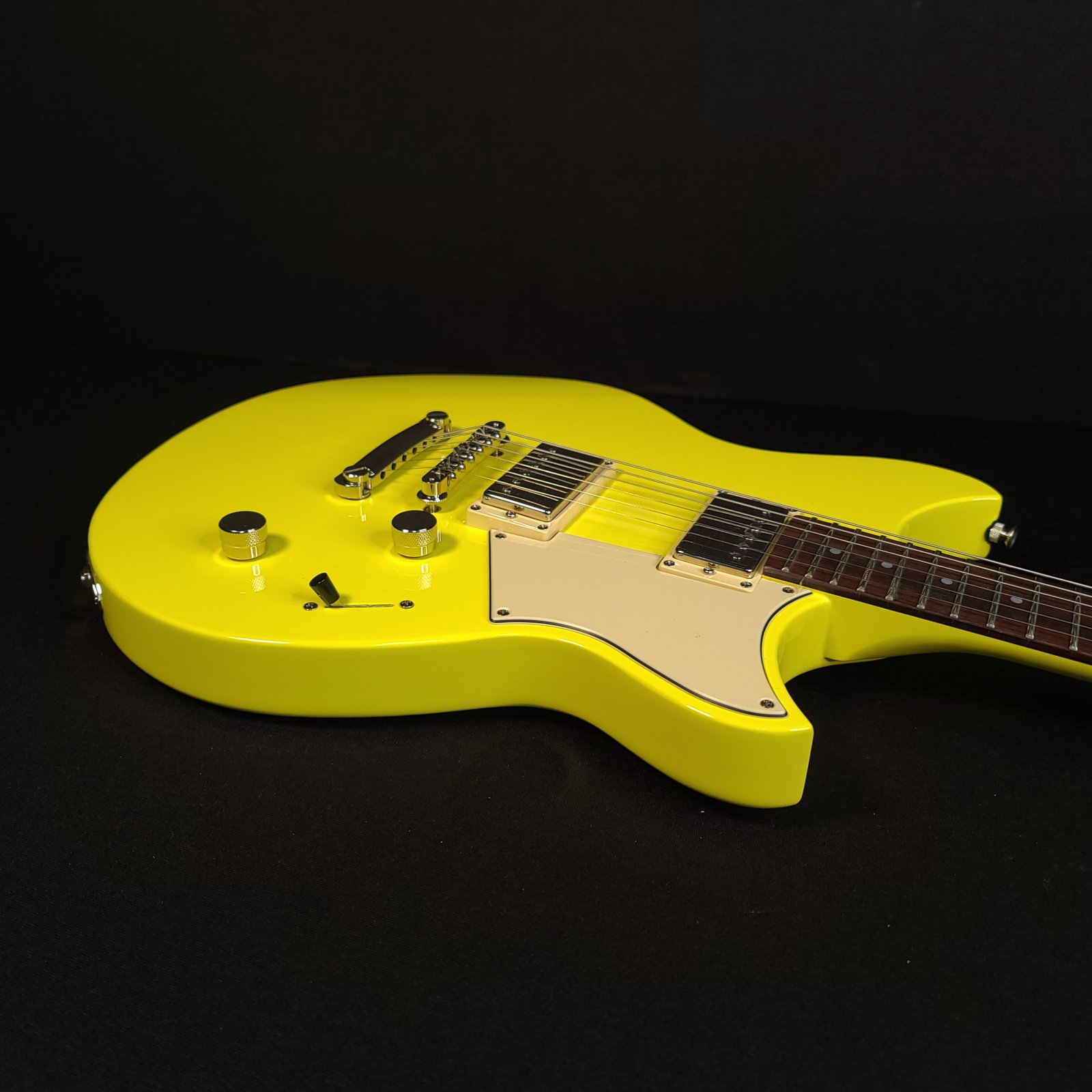 Yamaha Revstar RSE20 Electric Guitar Neon Yellow - 889025140317