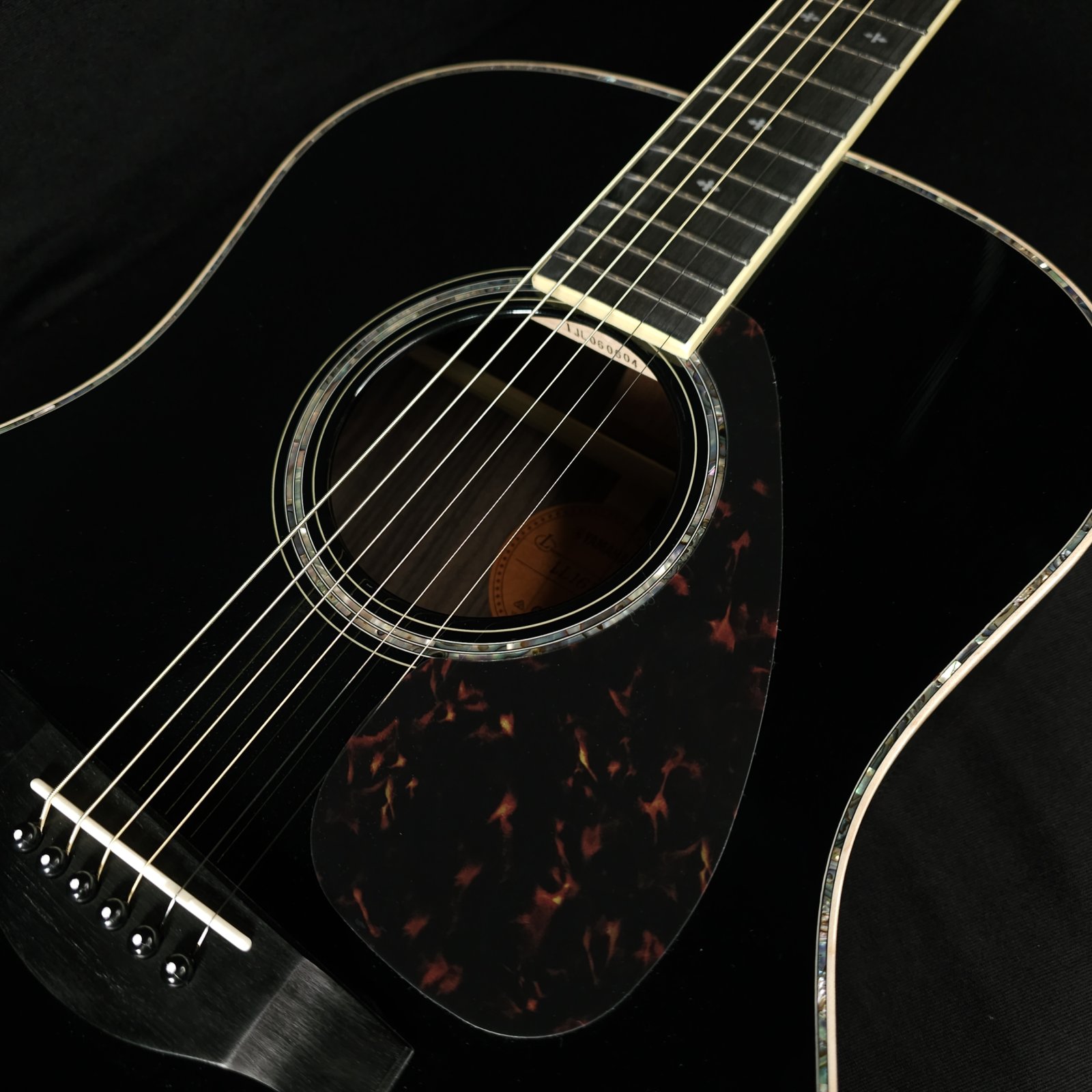 Yamaha LL16D Deluxe ARE Acoustic Electric Guitar Black w