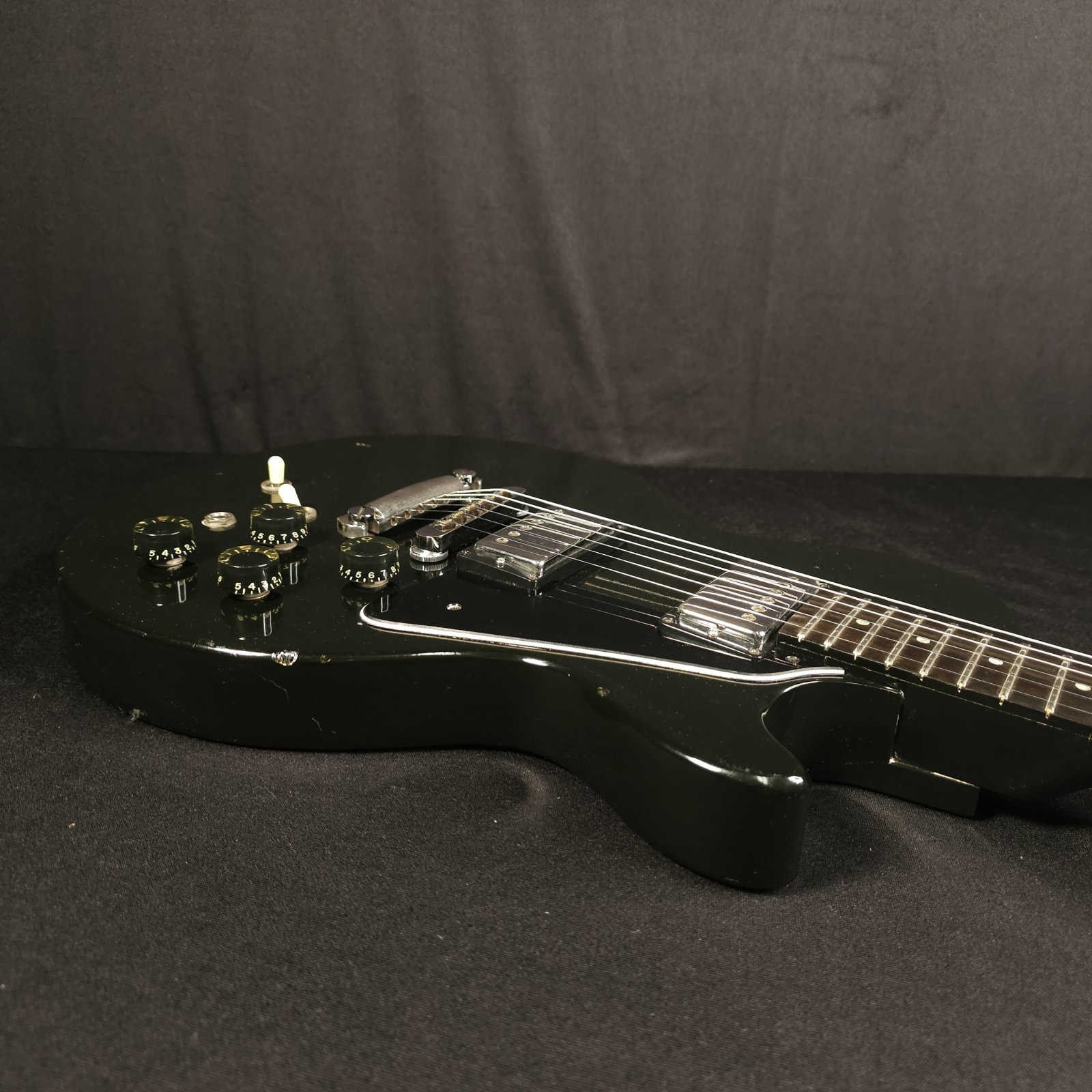Used Gibson GK-55 Les Paul Artist Series Black w/case Moog 1982