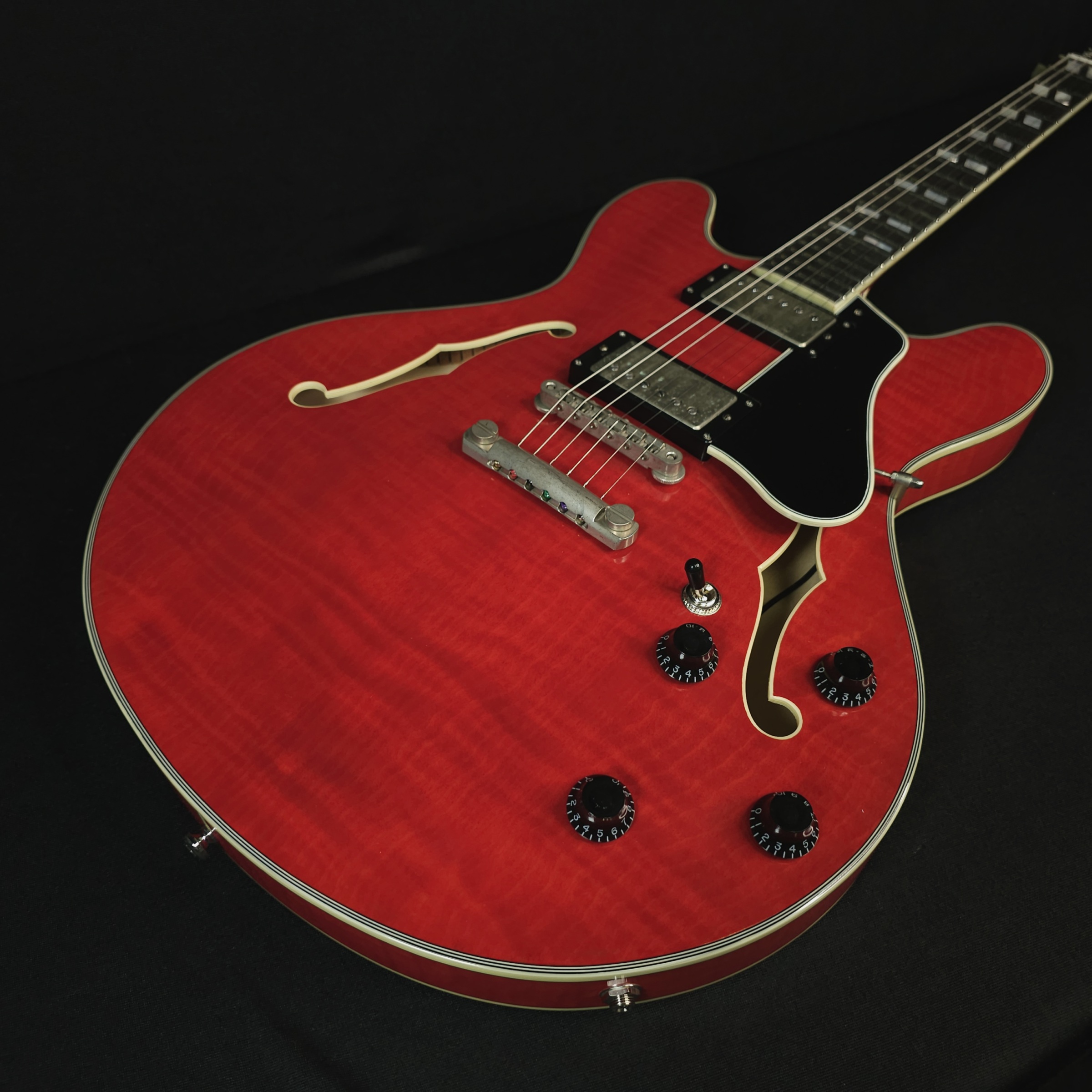 Eastman T59/TV True Vintage Red Thinline Electric Guitar Red With Case