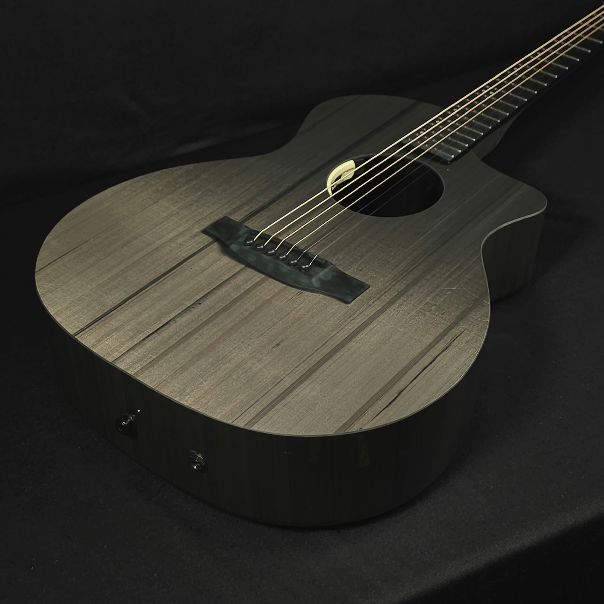 KLOS Grand Cutaway Mini L.R. Baggs Anthem Carbon Timber w/Gig Bag 