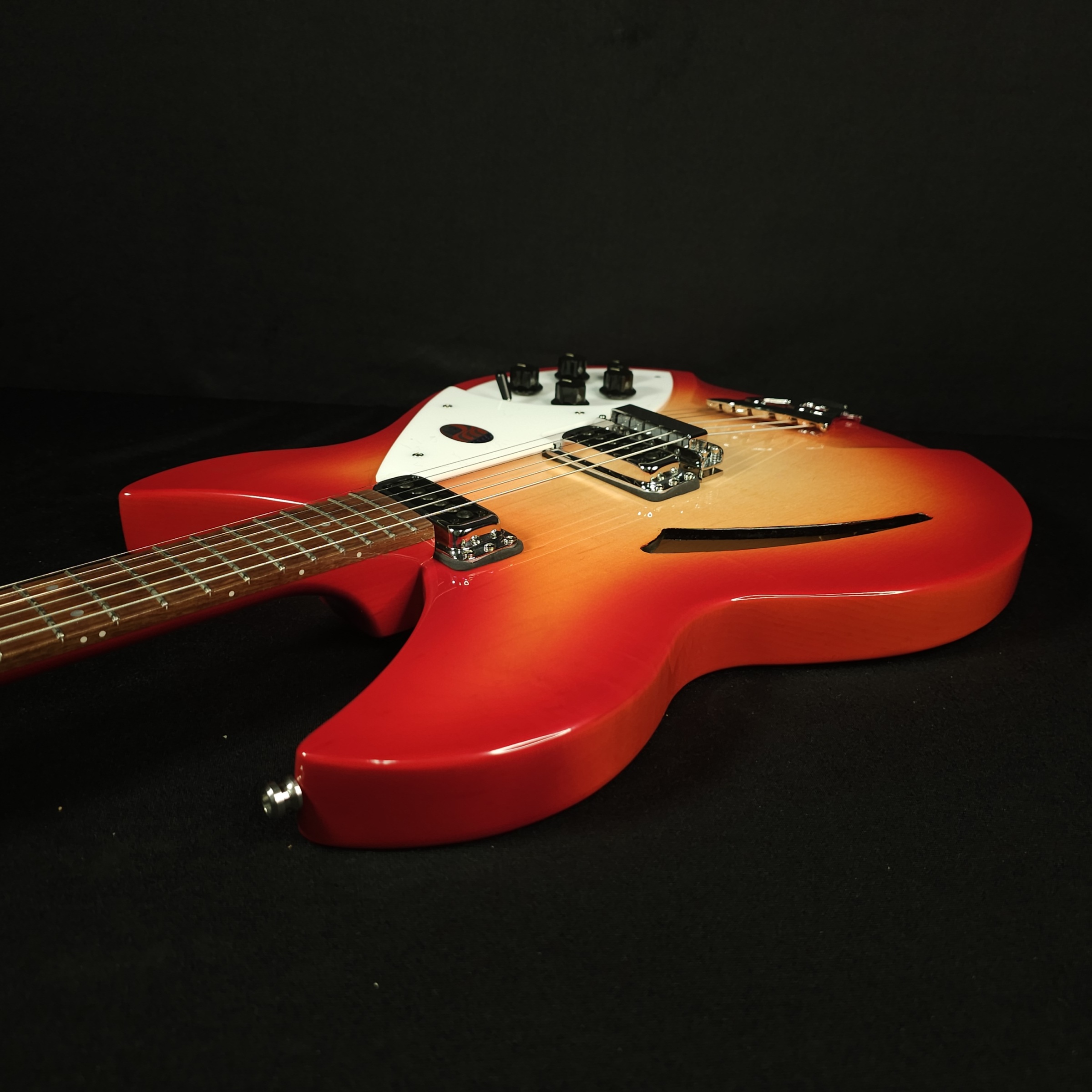 Rickenbacker 330（6弦）Fireglo Rickenbacker 330 6-String Electric Guitar FireGlo (Sunburst