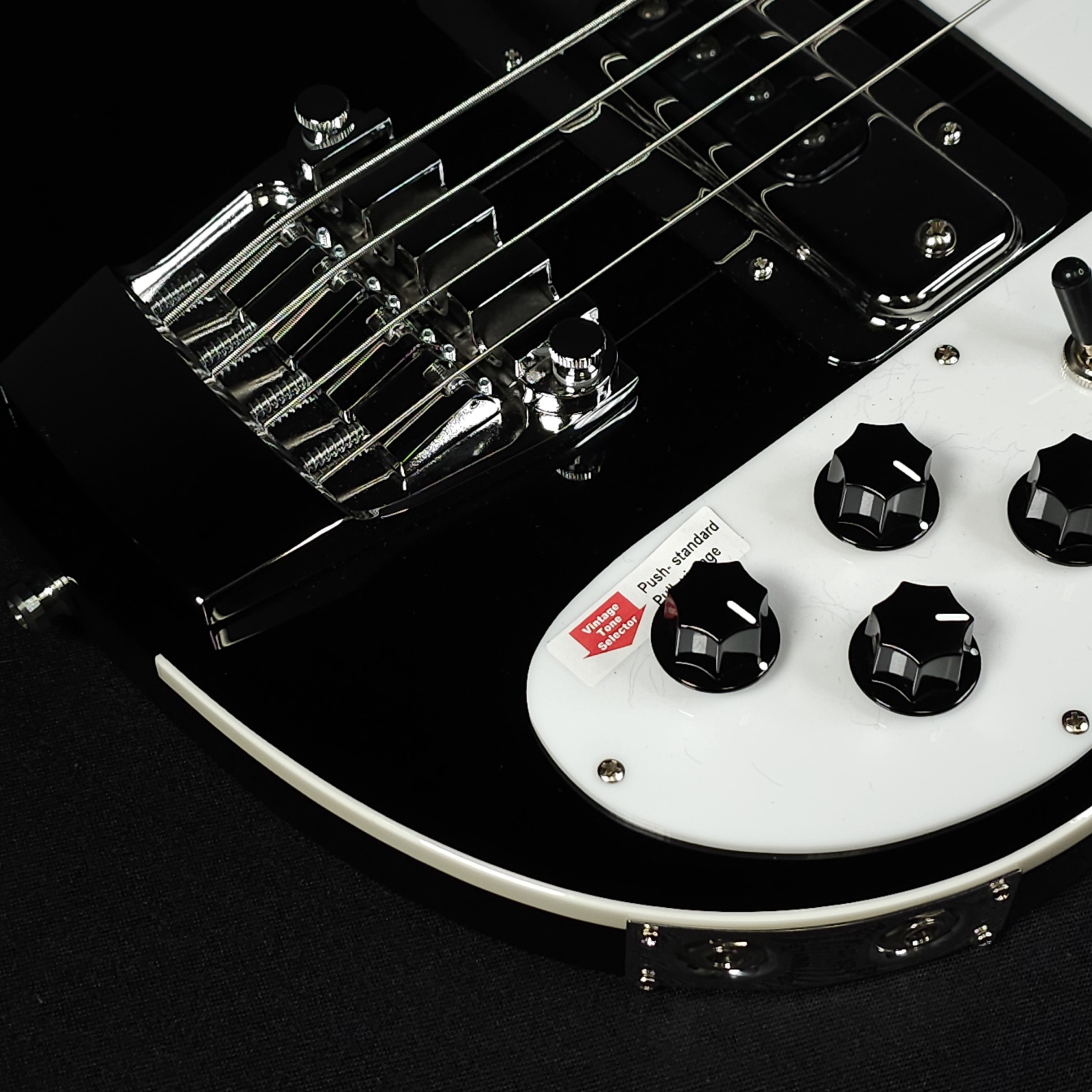 Rickenbacker 4003 Bass Jet Glo 2025 With Case NEW PICKUP COVER