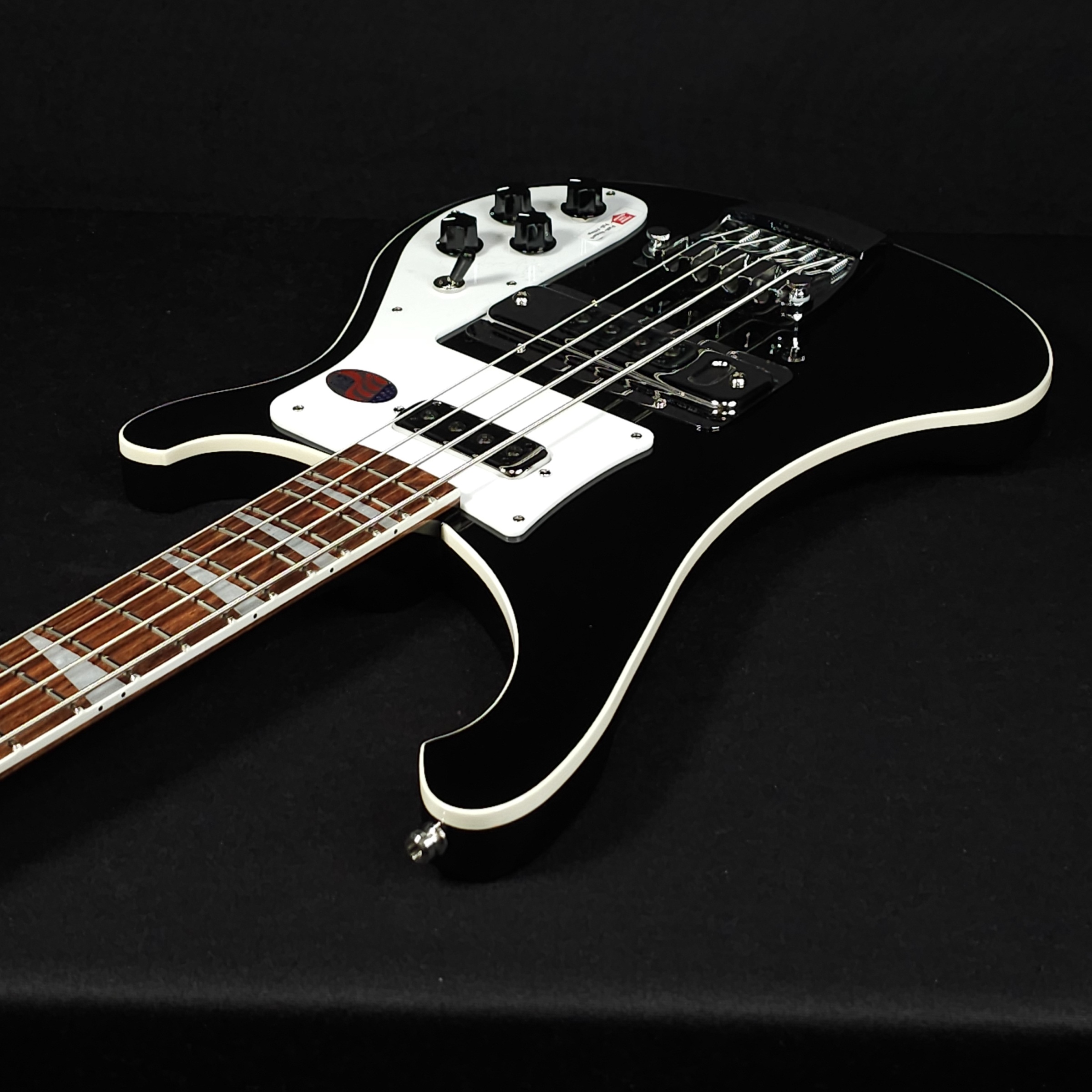 Rickenbacker 4003 Bass Jet Glo 2025 With Case NEW PICKUP COVER