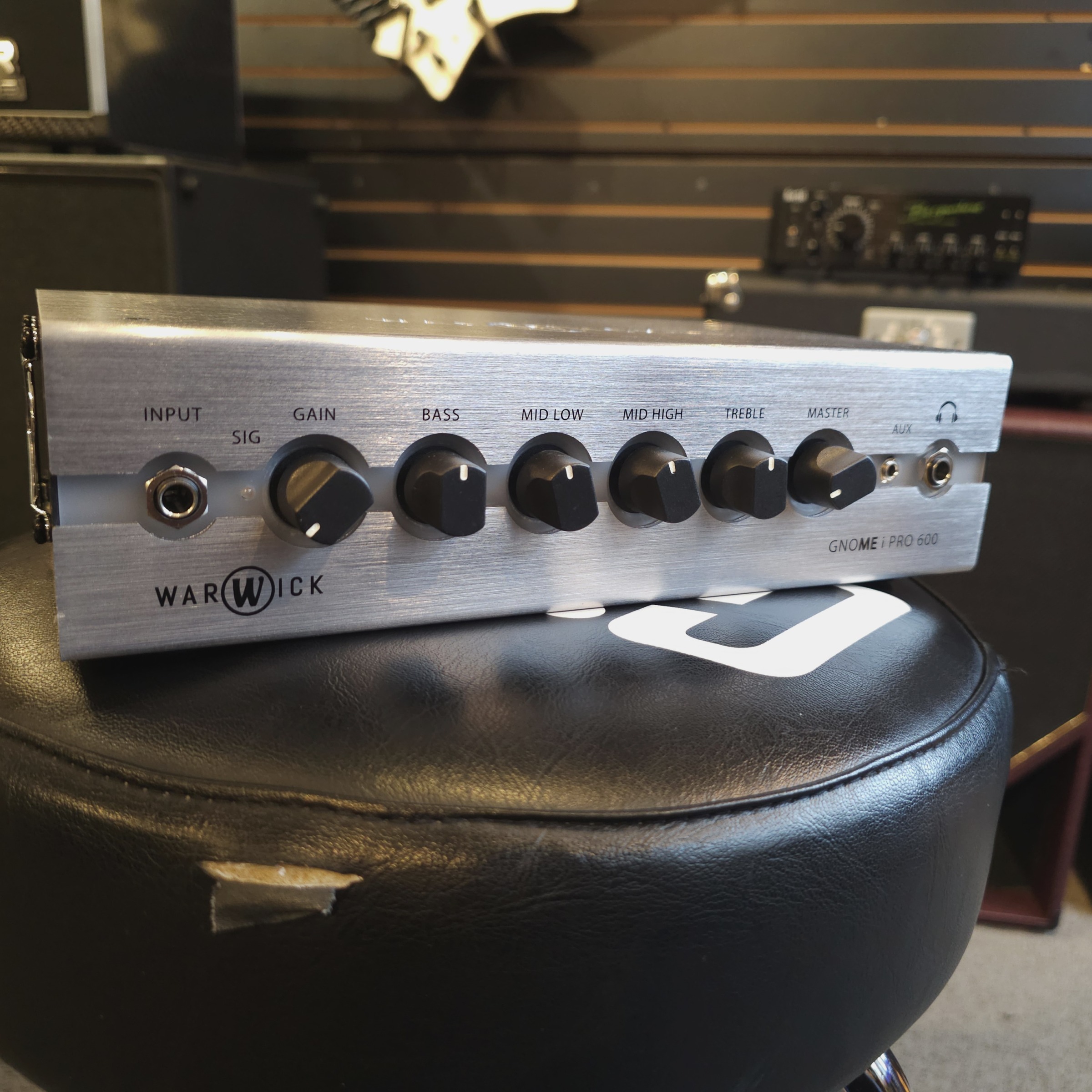 Warwick Gnome i Pro 600 Digital Pocket Bass Amp, with USB Interface, 600 Watt