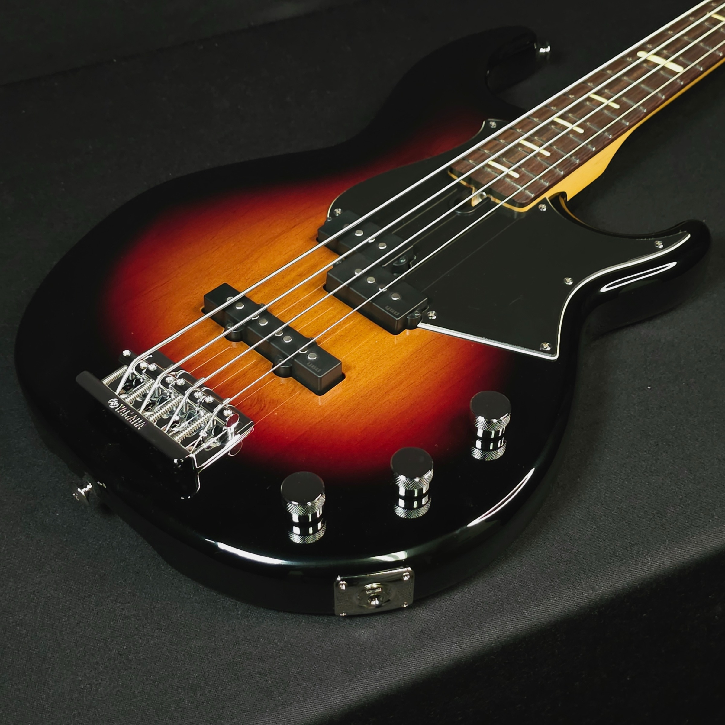 Yamaha BBP34 4 String Electric Bass Vintage Sunburst w/case