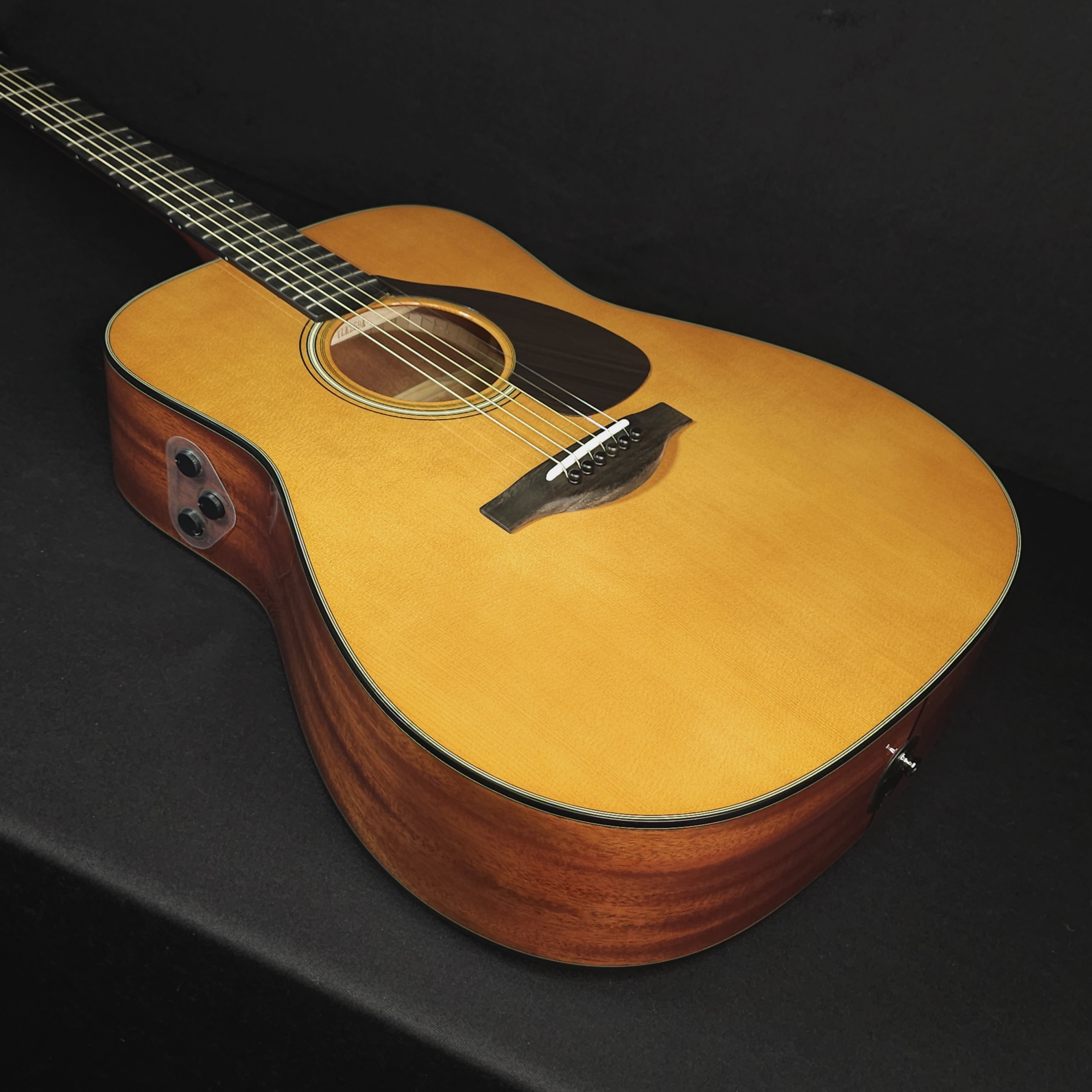 Yamaha FGX5 GL Red Label Electric Acoustic Guitar w/Hard Case