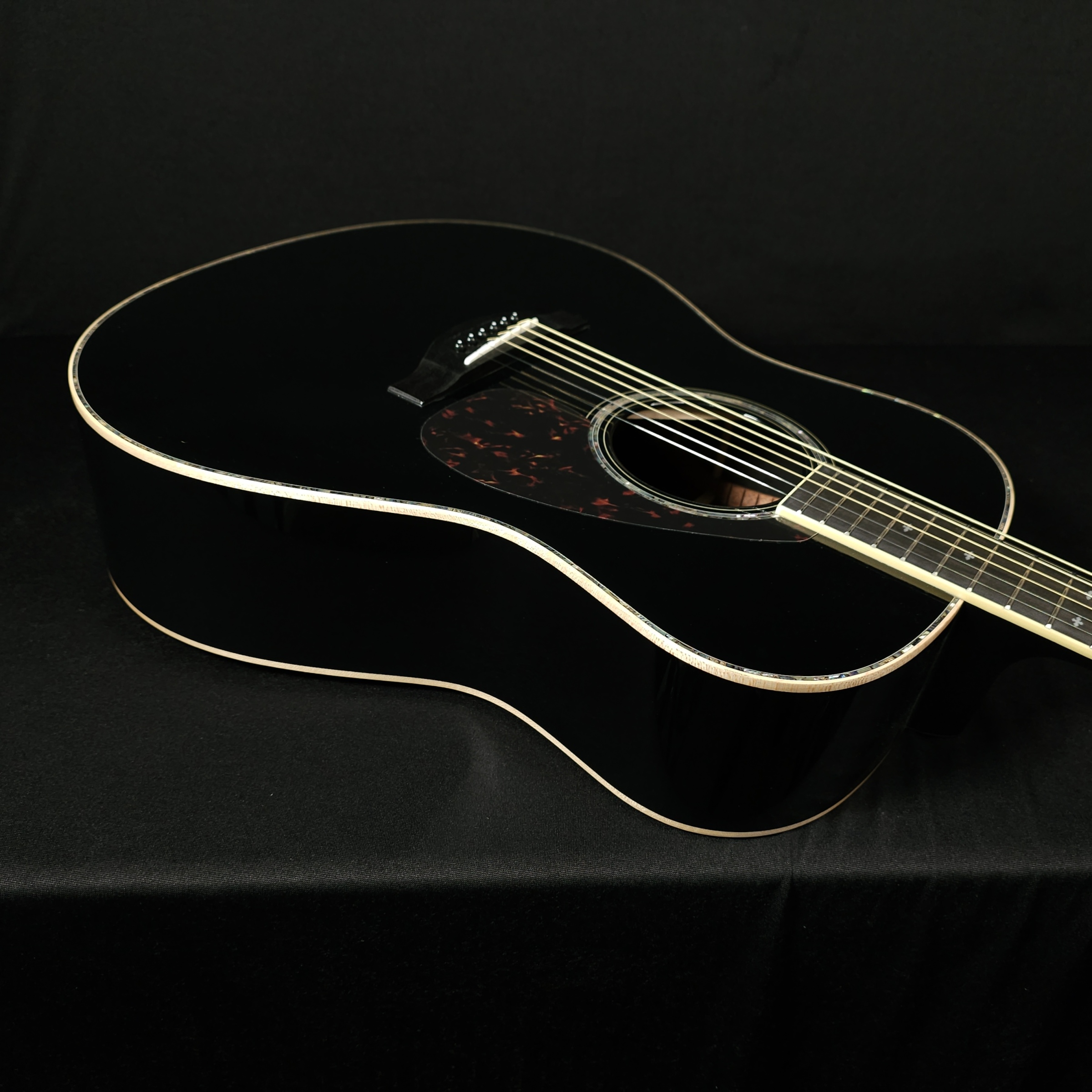 Yamaha LL16D Deluxe ARE Acoustic Electric Guitar Black w/Hard Case